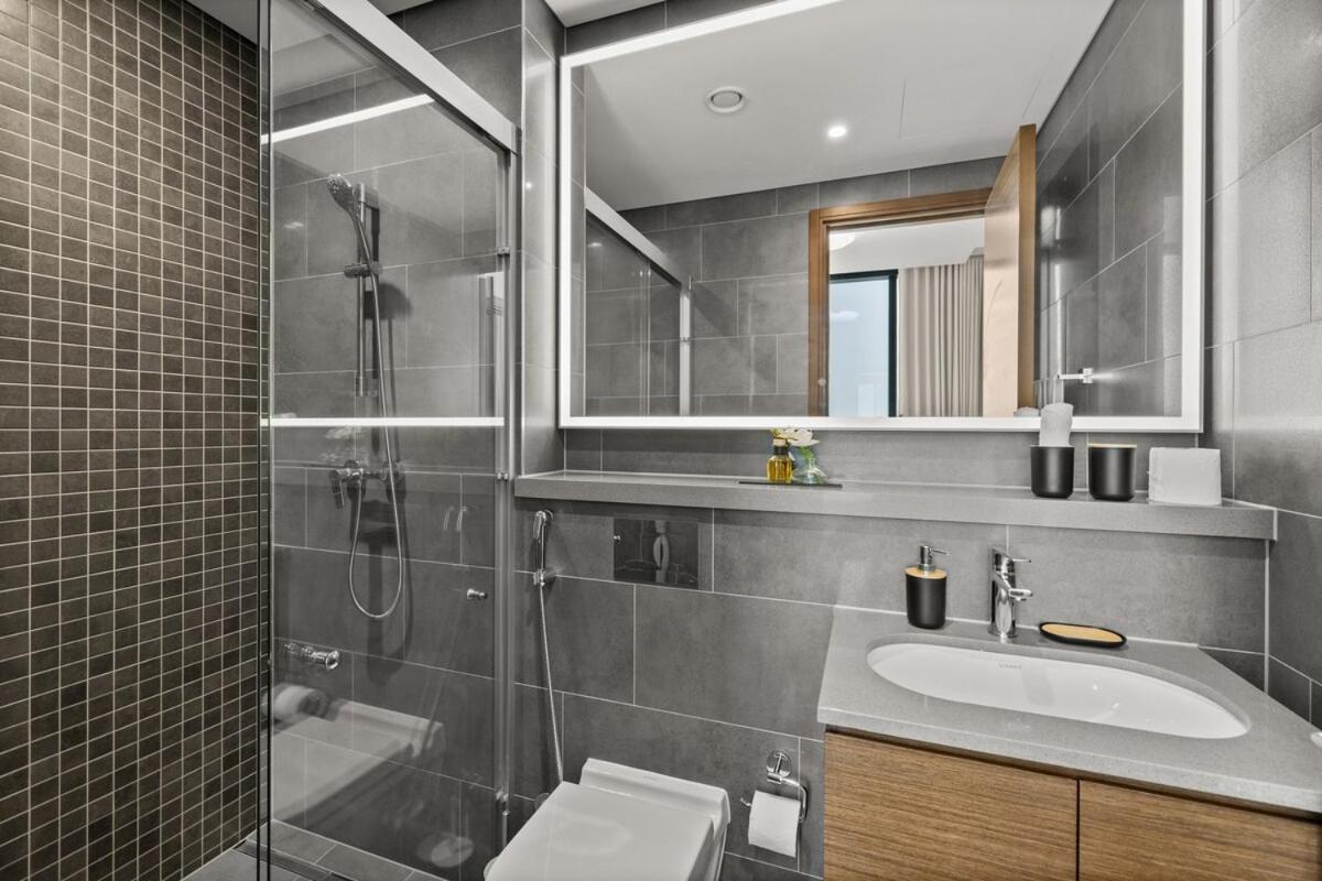 Premium Stay in Sobha 1BR with Extra Room and Balcony