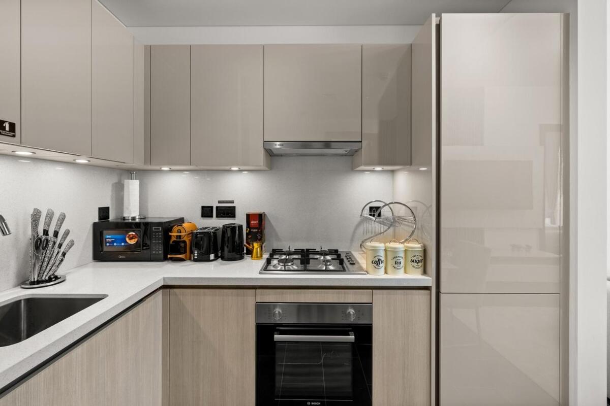 Premium Stay in Sobha 1BR with Extra Room and Balcony