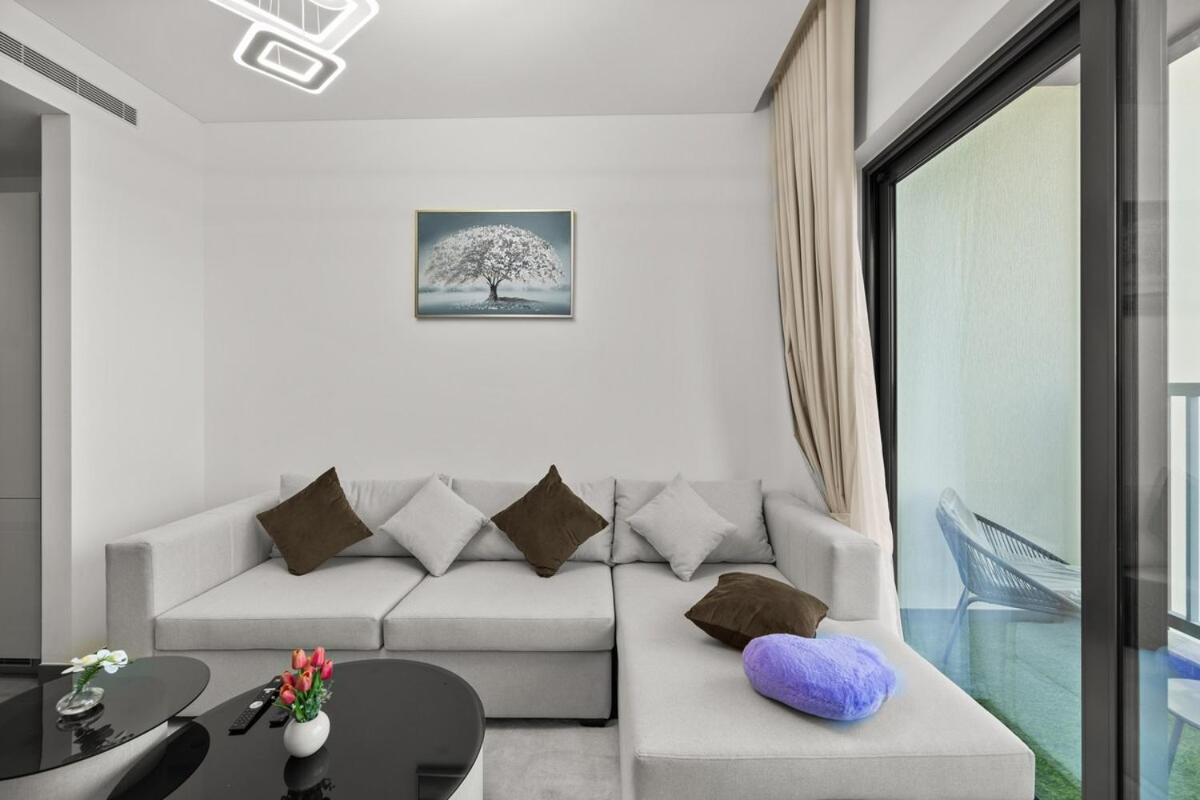 Premium Stay in Sobha 1BR with Extra Room and Balcony