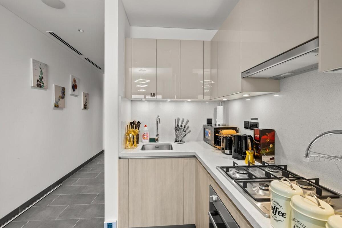 Premium Stay in Sobha 1BR with Extra Room and Balcony