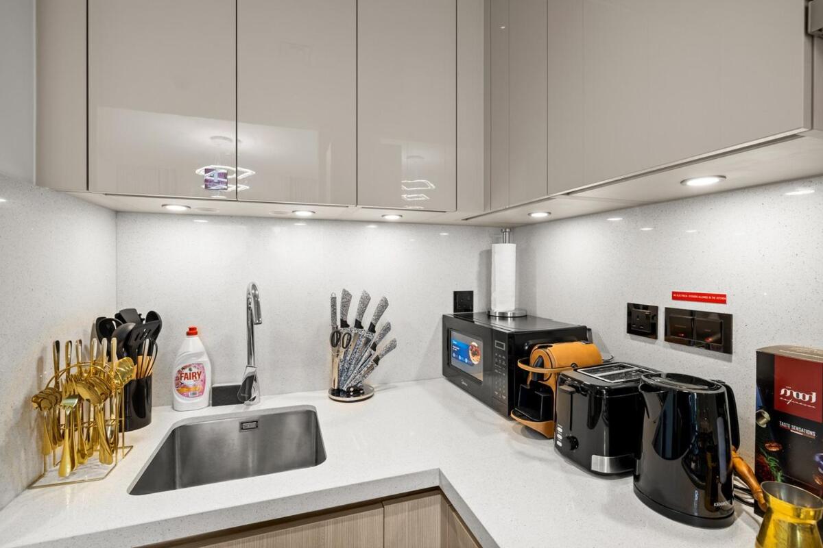 Premium Stay in Sobha 1BR with Extra Room and Balcony