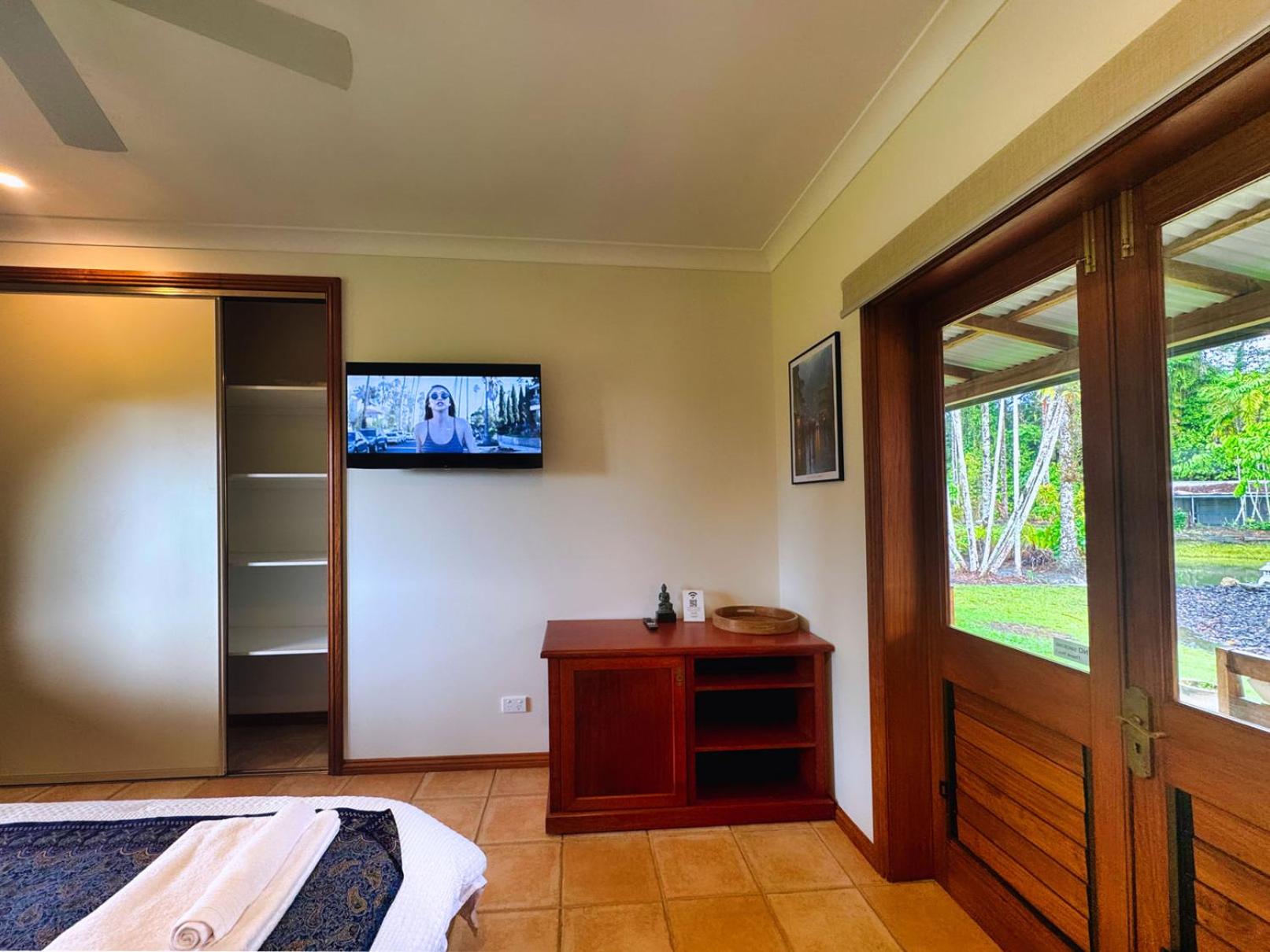 Ahana Hillside - Scenic Stay Near Cairns