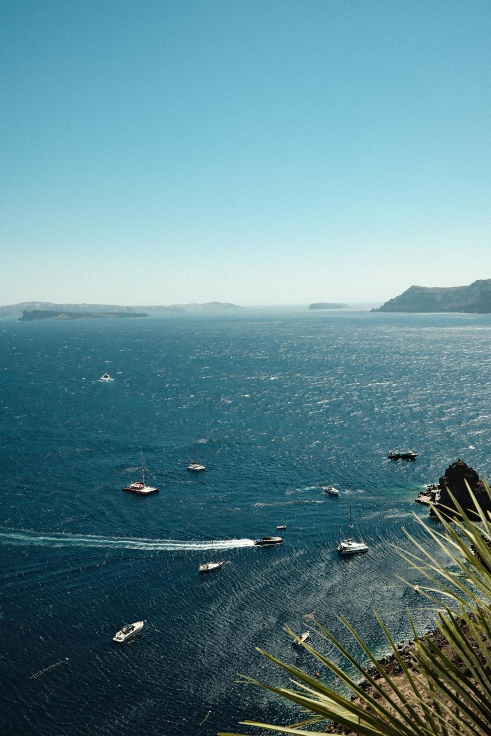 Anemos Caldera Oia