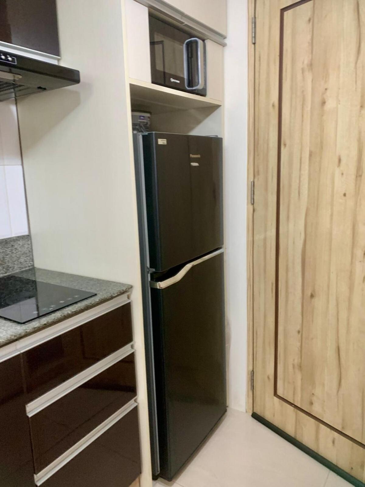 Cozy Studio Near Abreeza Mall a Balcony with City and Sea View