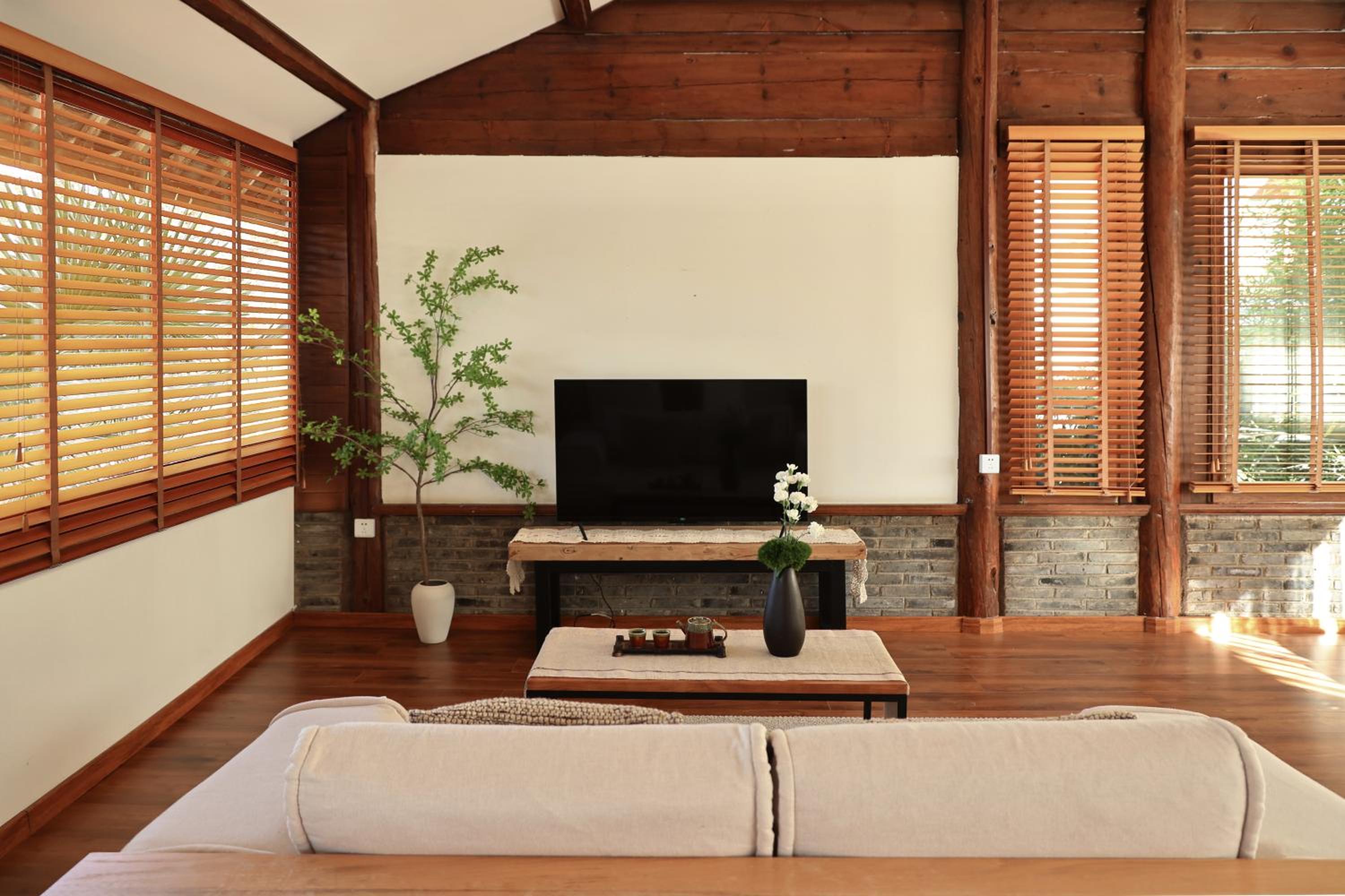 Lijiang Sadhu Inn