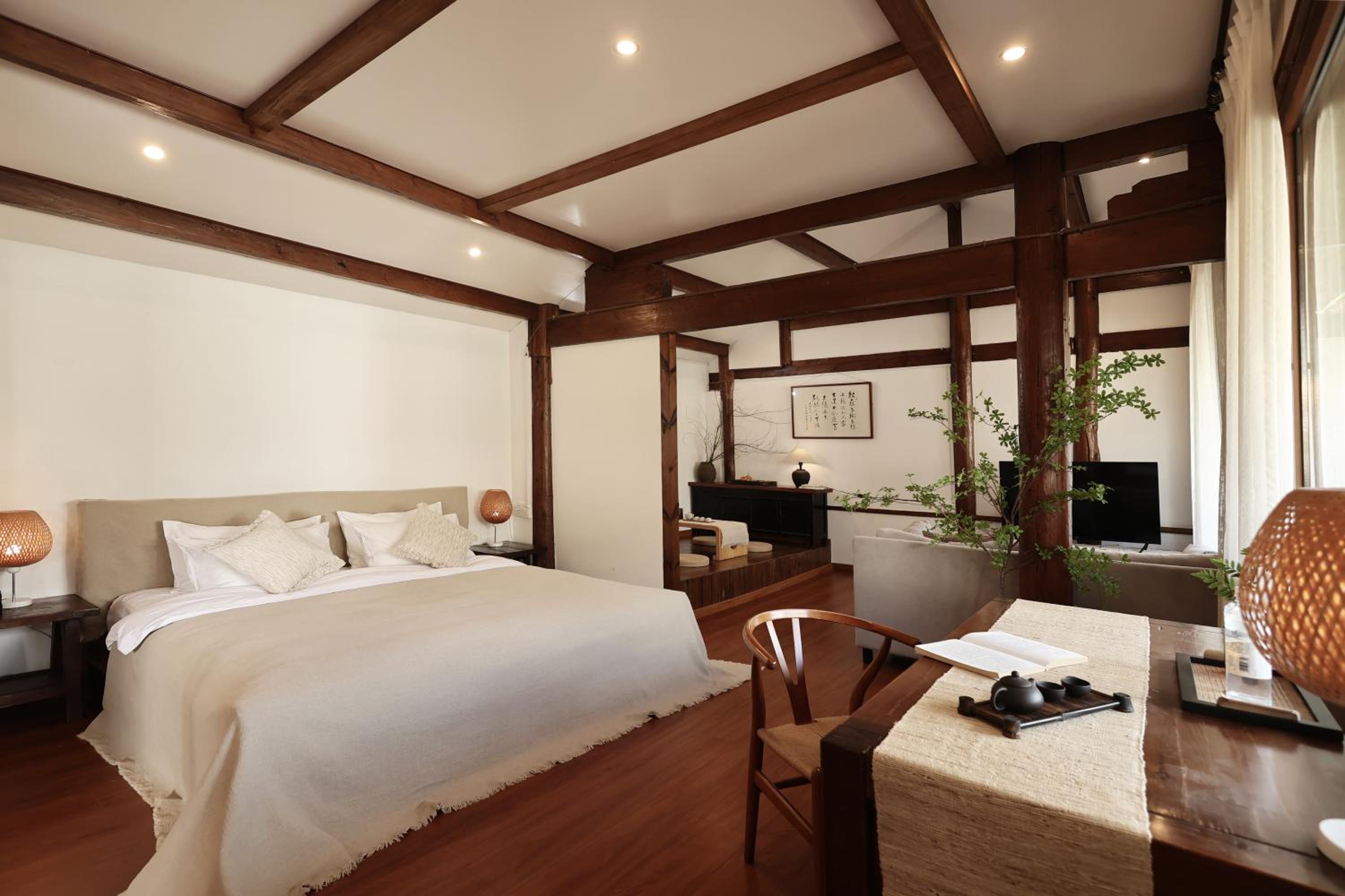Lijiang Sadhu Inn