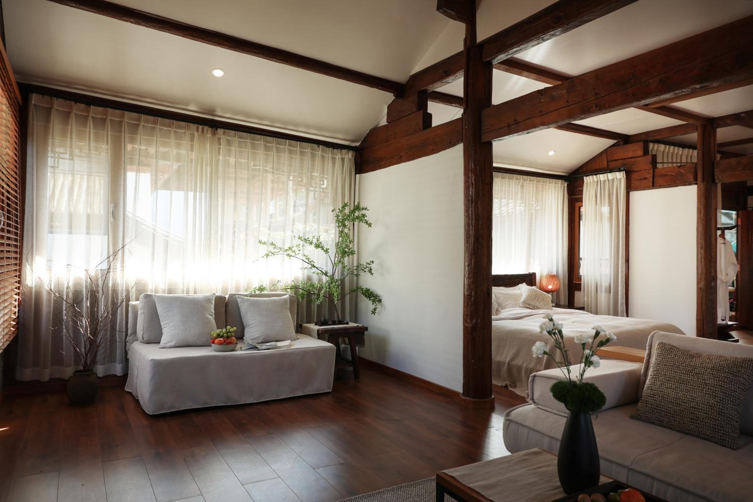 Lijiang Sadhu Inn