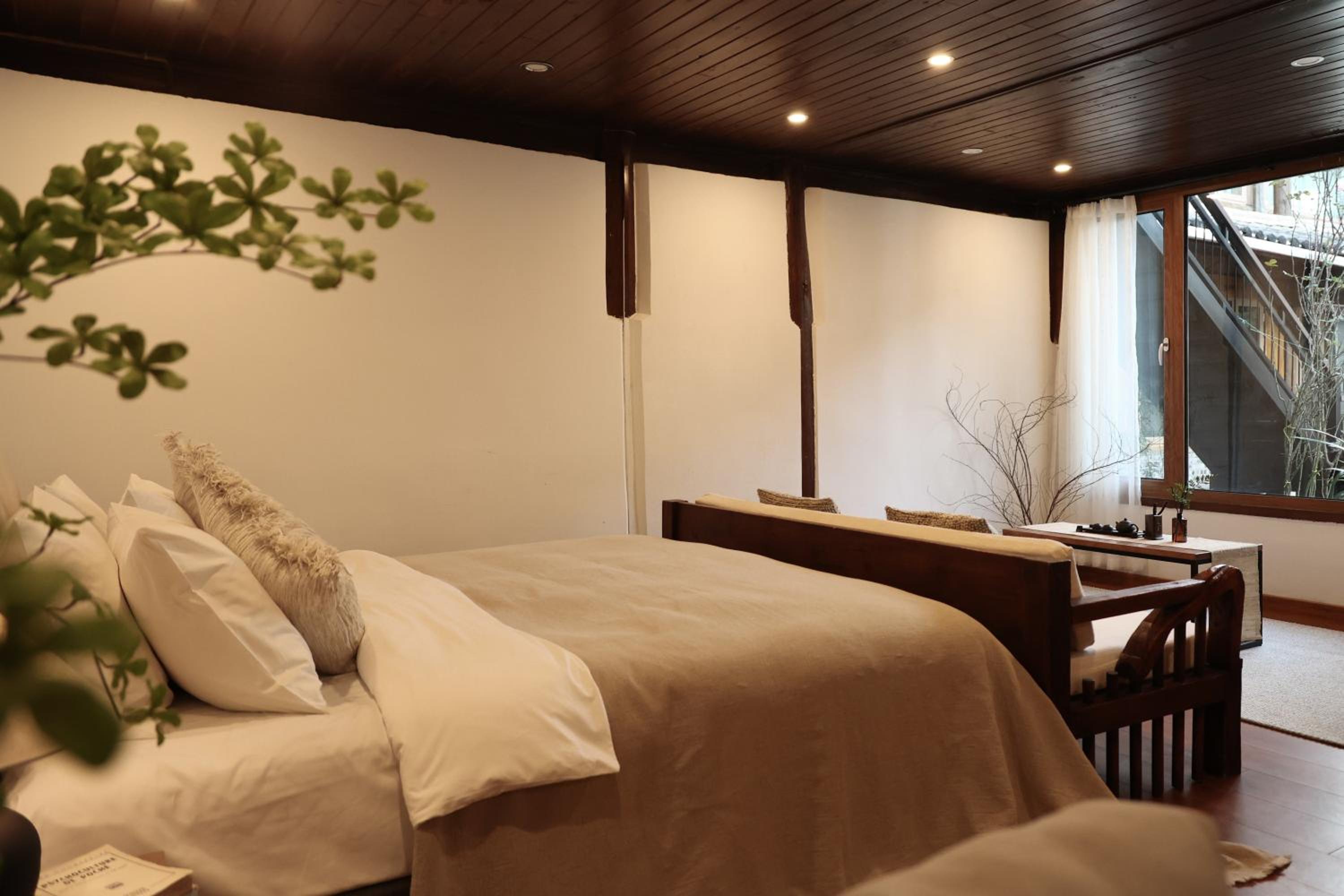 Lijiang Sadhu Inn