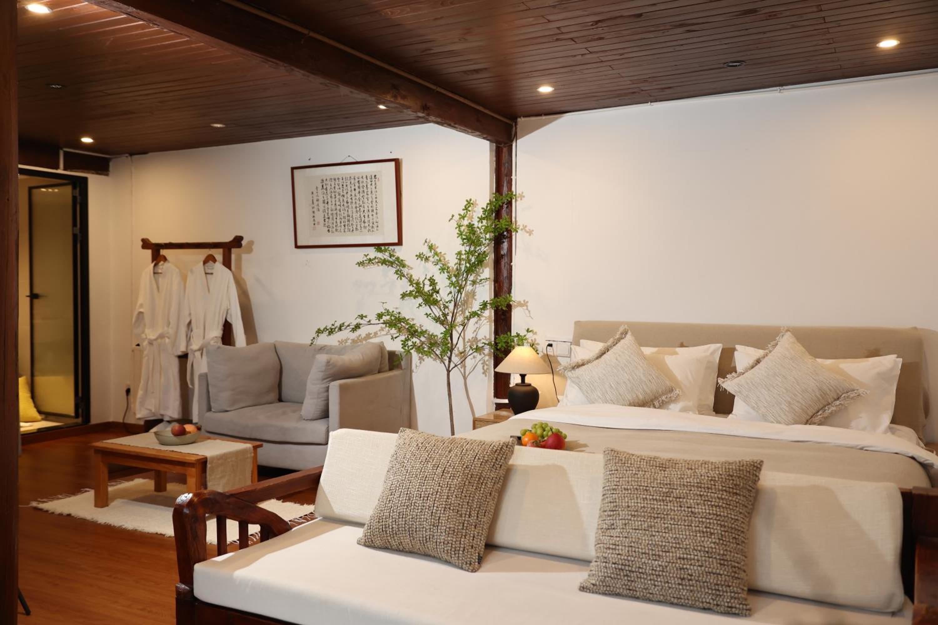 Lijiang Sadhu Inn