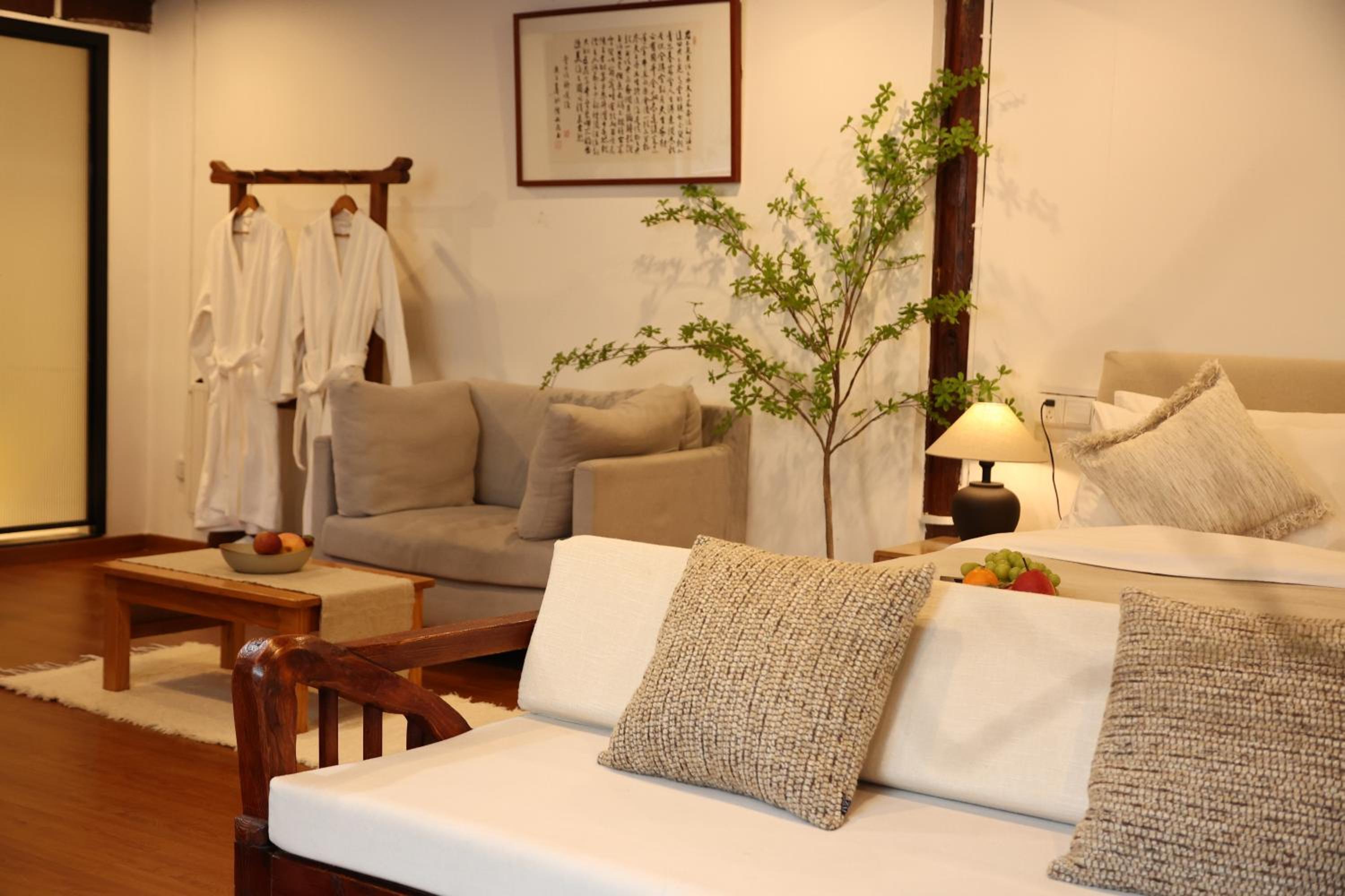 Lijiang Sadhu Inn