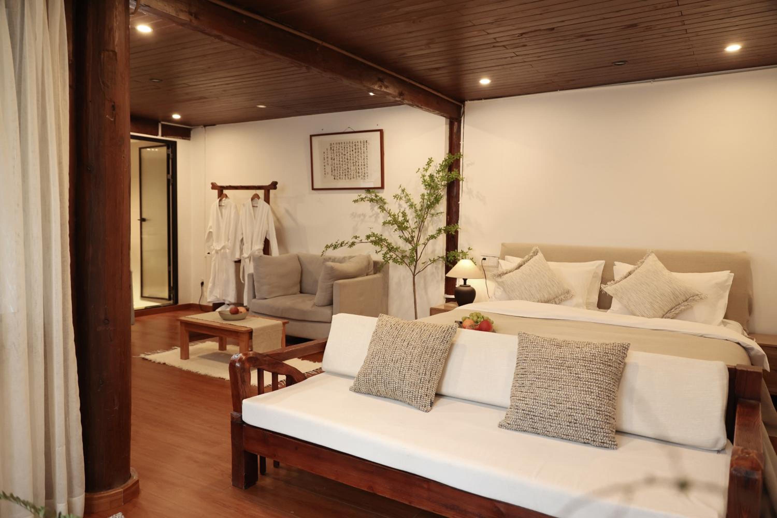 Lijiang Sadhu Inn