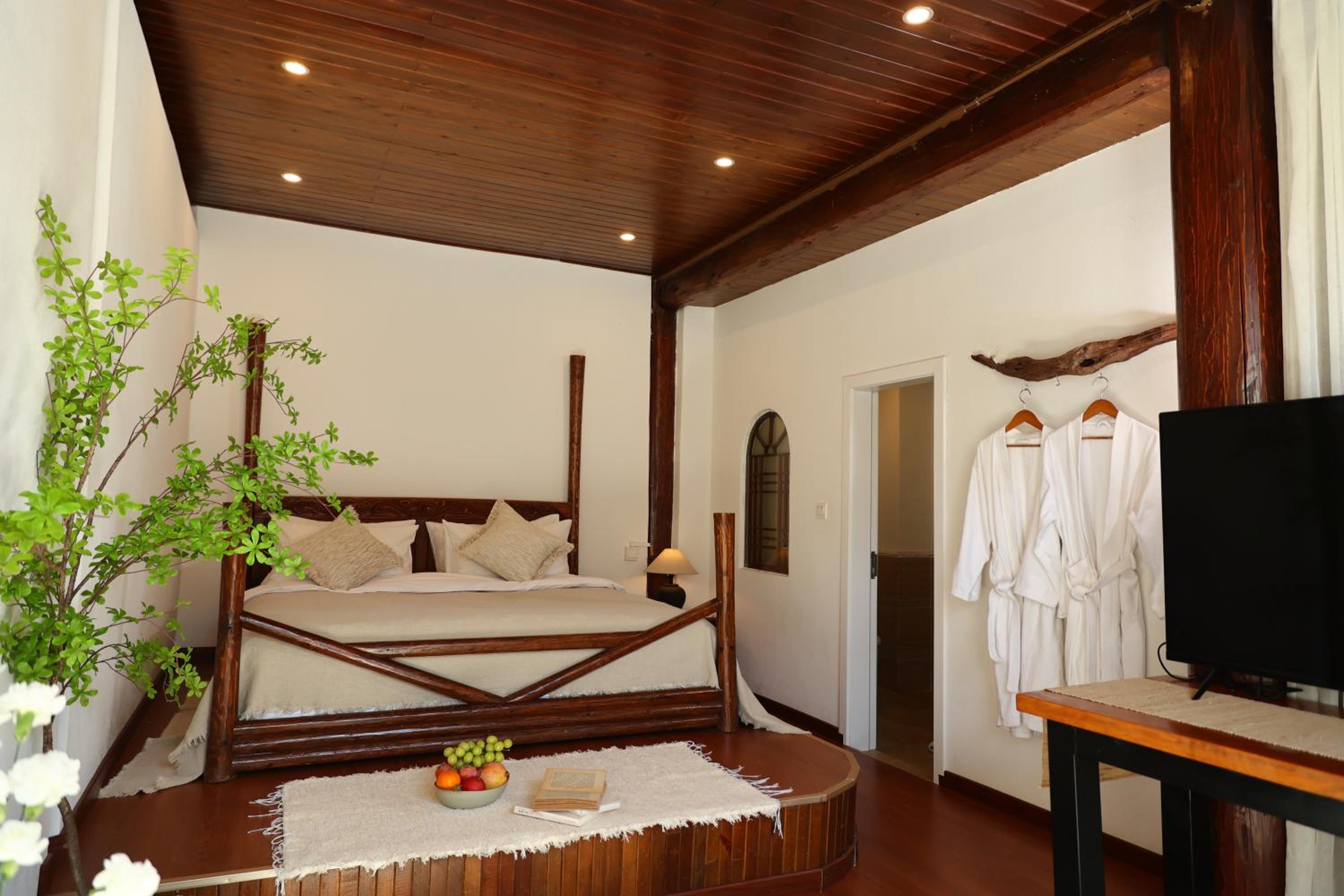 Lijiang Sadhu Inn