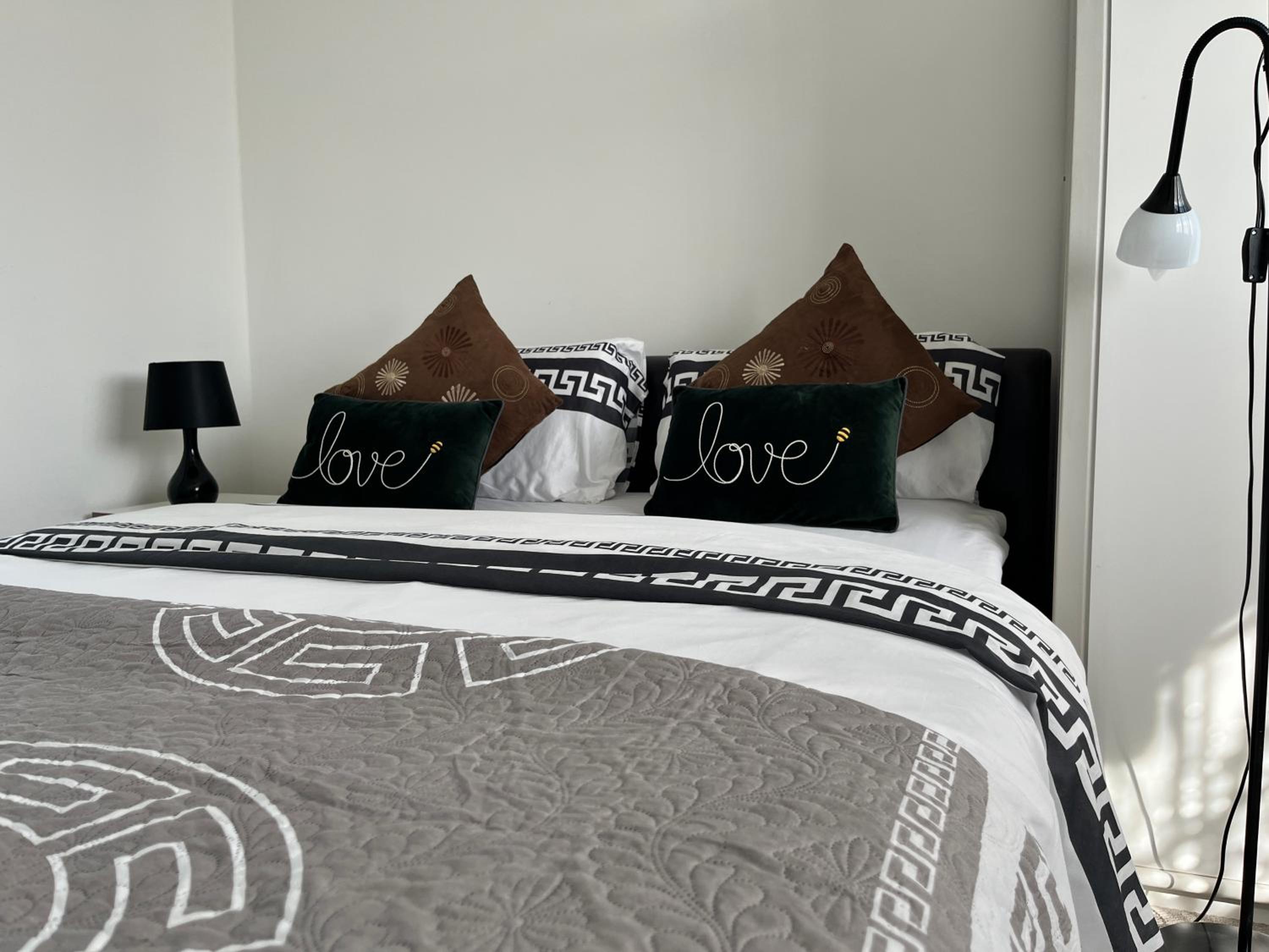 Love and Peace, Petts Wood