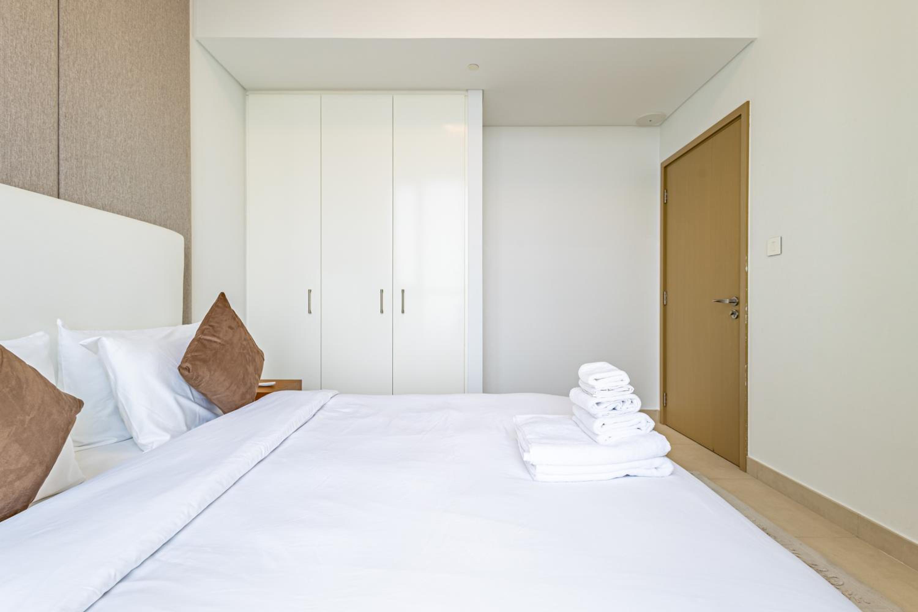 Superhost- Elegant Downtown 3BR , Burj Khalifa View