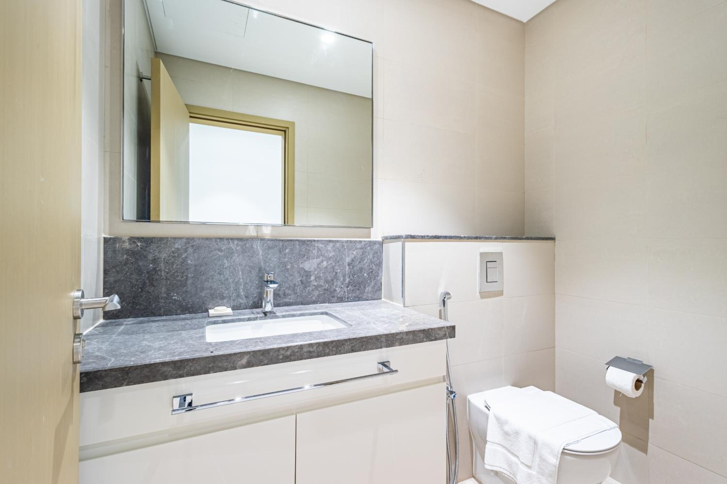 Superhost- Elegant Downtown 3BR , Burj Khalifa View