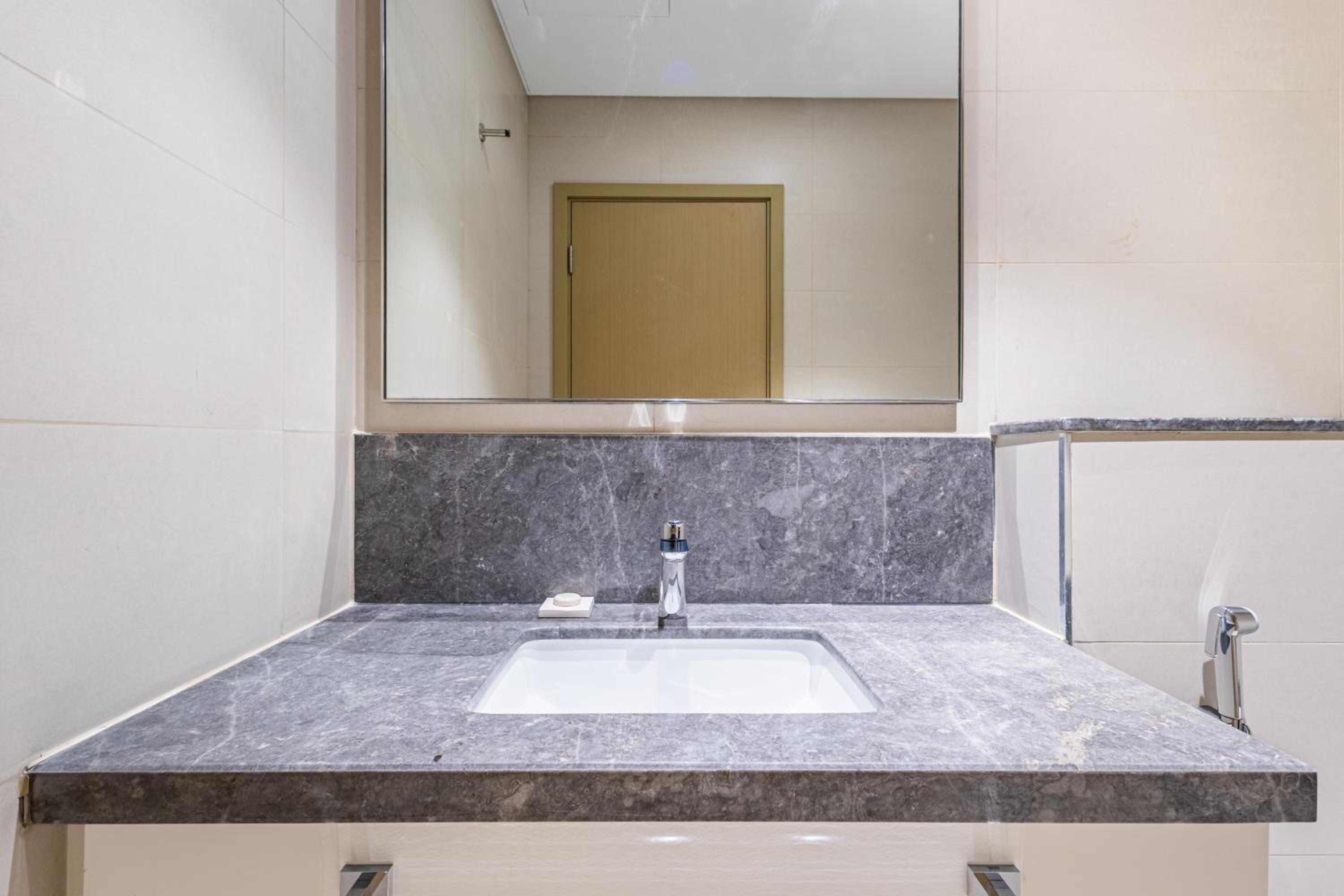 Superhost- Elegant Downtown 3BR , Burj Khalifa View