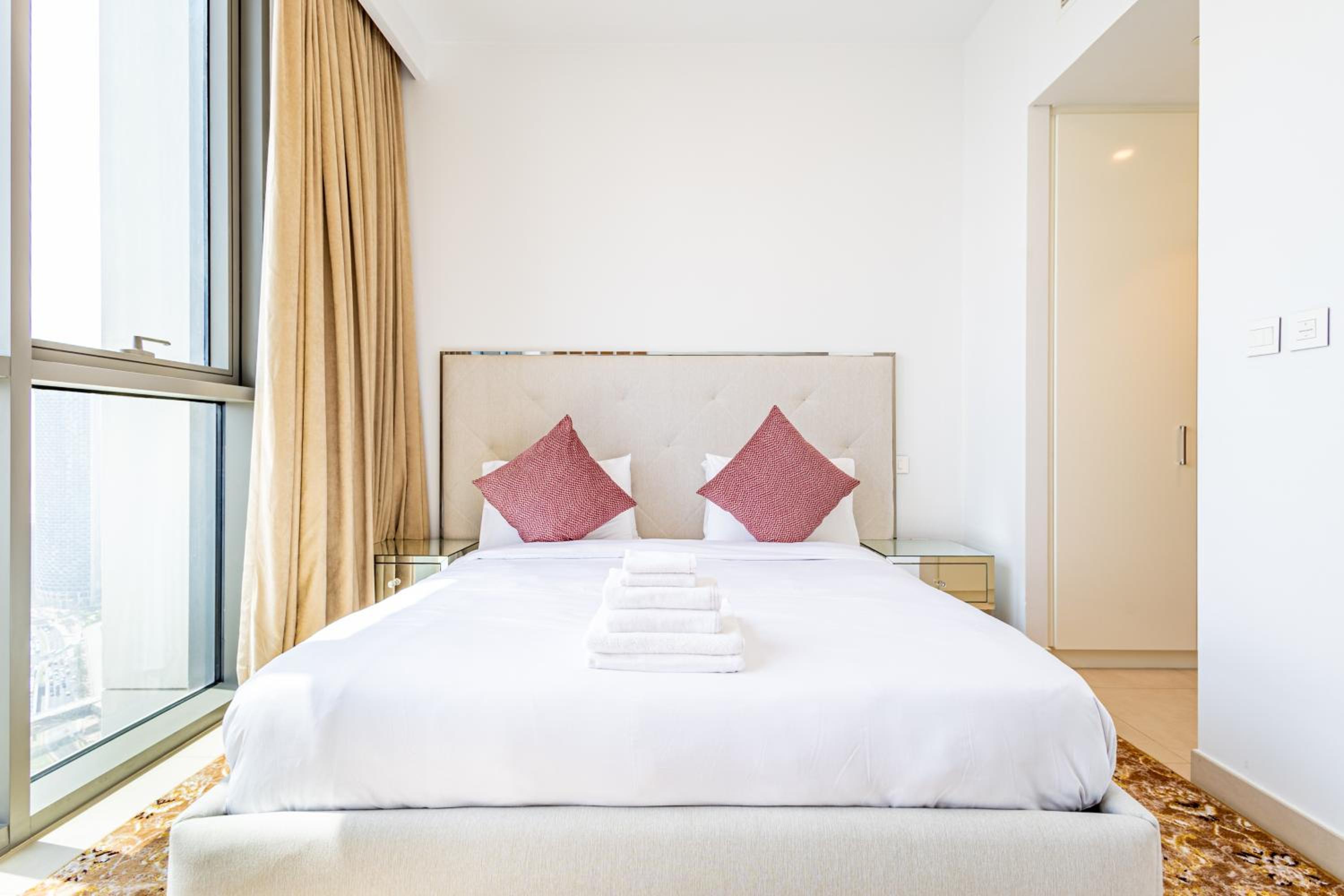 Superhost- Elegant Downtown 3BR , Burj Khalifa View