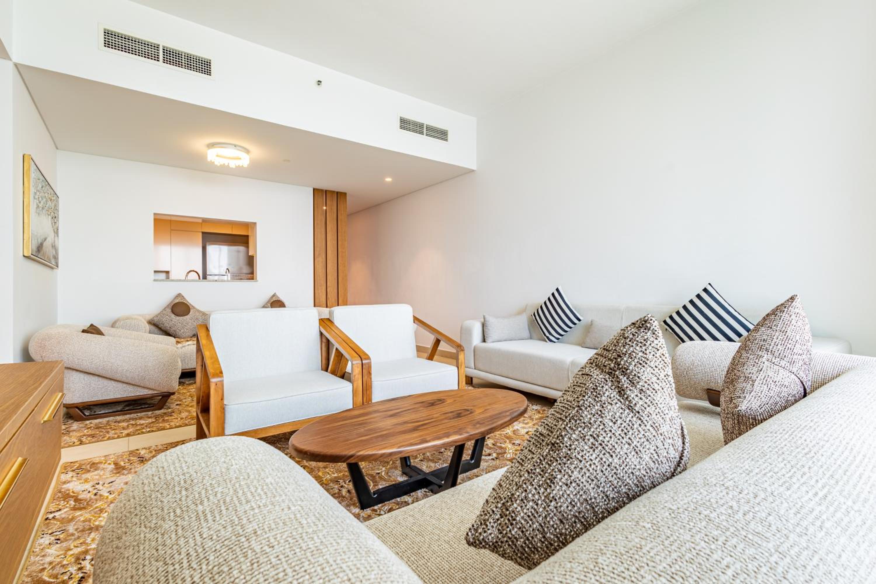 Superhost- Elegant Downtown 3BR , Burj Khalifa View