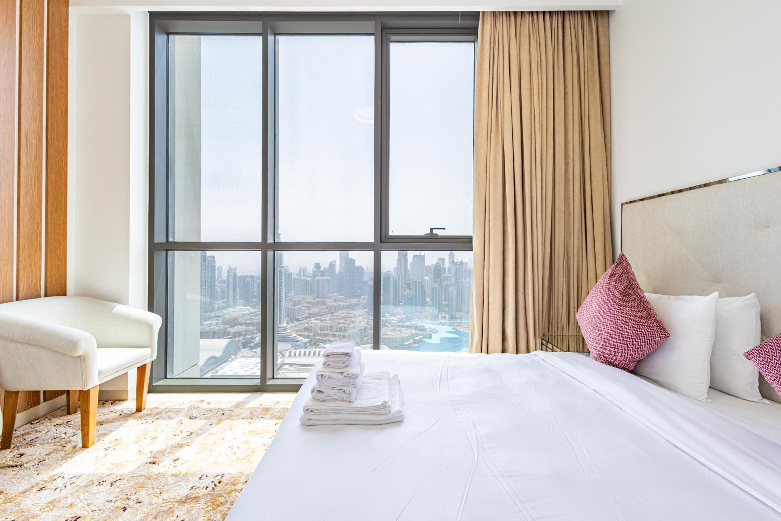 Superhost- Elegant Downtown 3BR , Burj Khalifa View