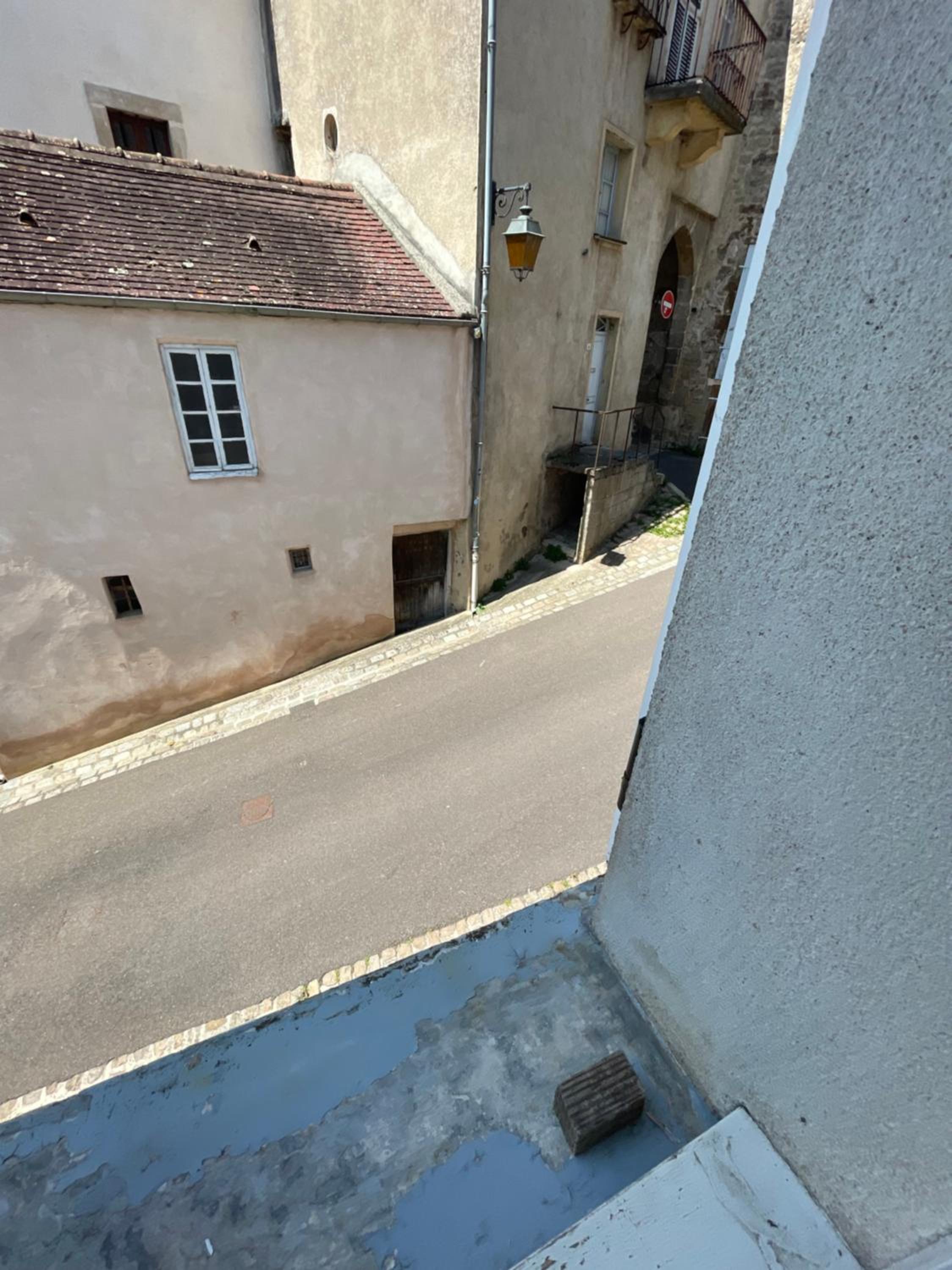 Liberté et Confort, appartement entier, moderne avec 2 chambres et cuisine équipée au coeur de Semur