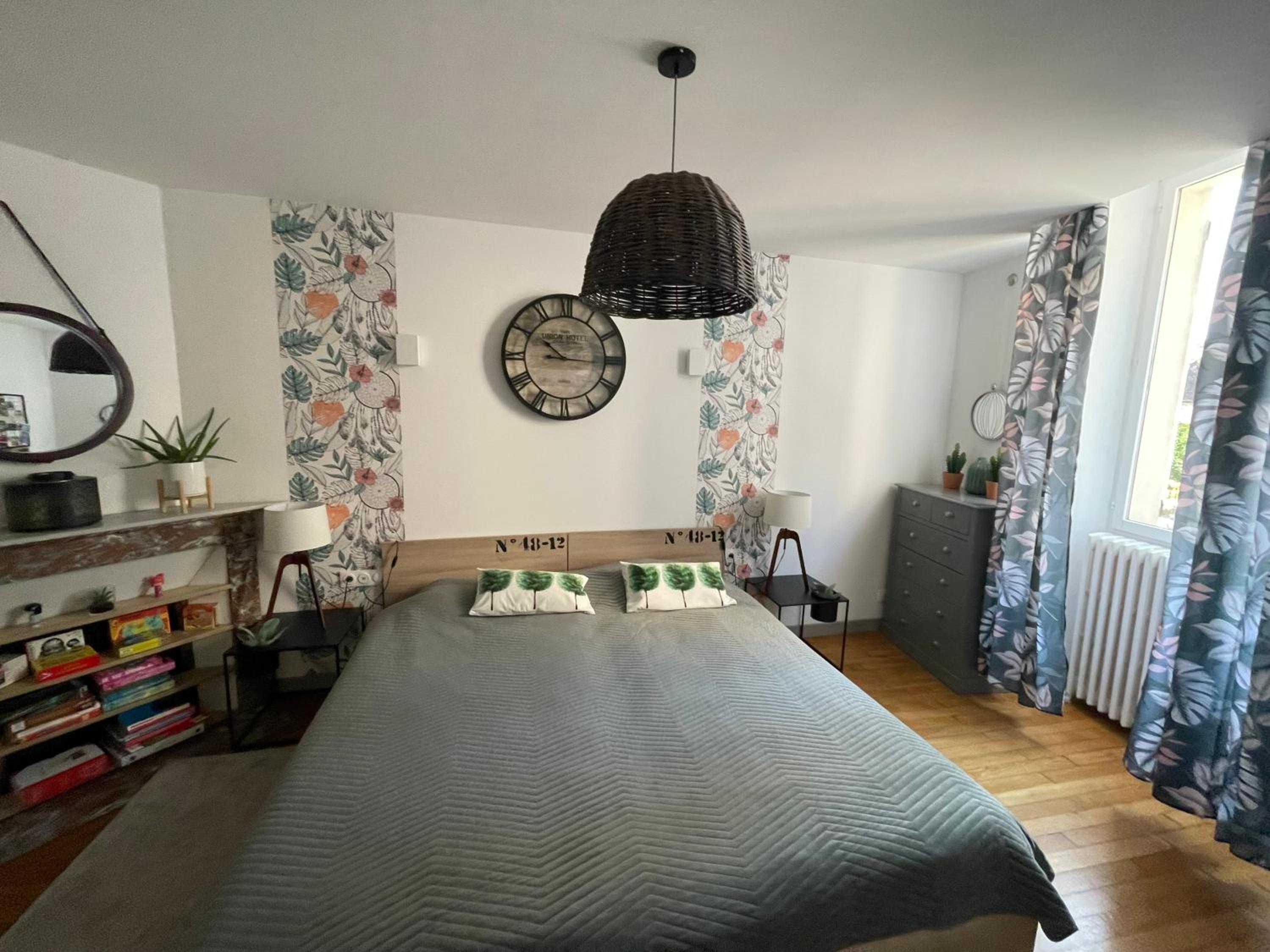 Liberté et Confort, appartement entier, moderne avec 2 chambres et cuisine équipée au coeur de Semur