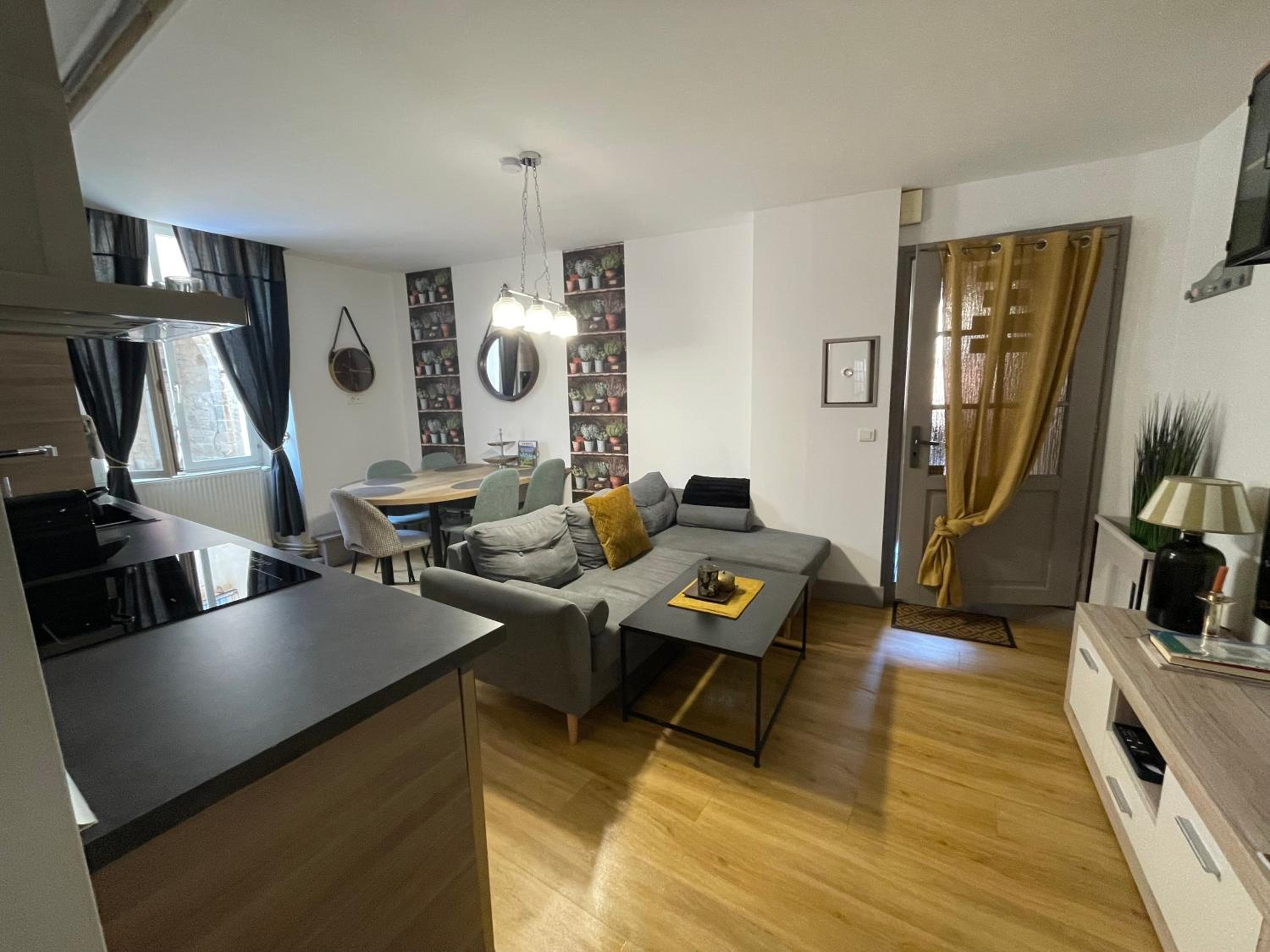Liberté et Confort, appartement entier, moderne avec 2 chambres et cuisine équipée au coeur de Semur