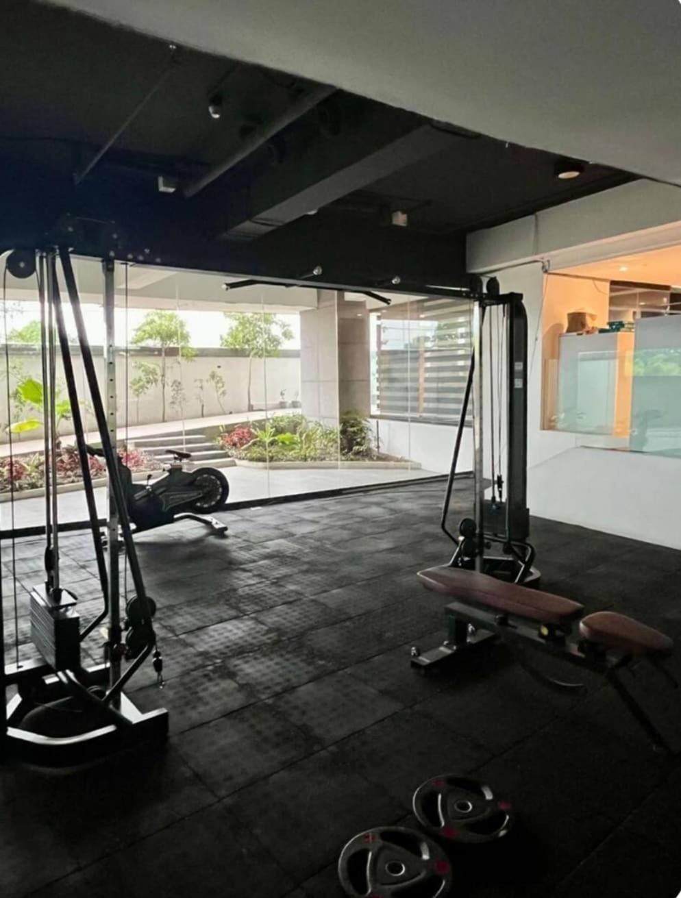 Chic & Cozy Studio at Aeon Towers with City View, Netflix, Fast WiFi