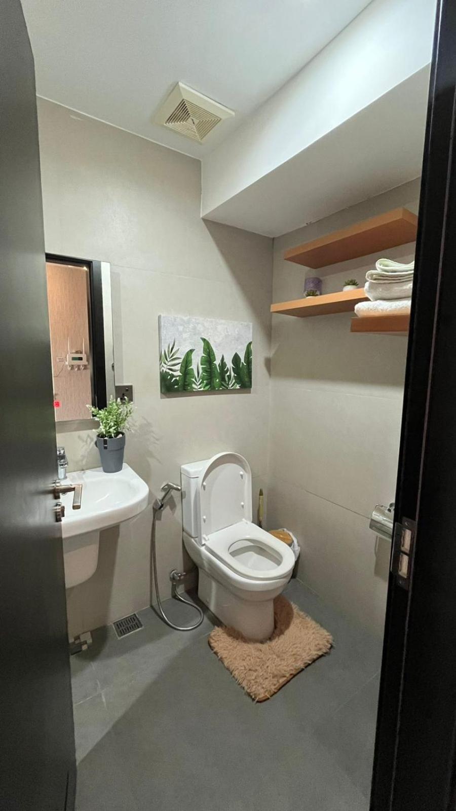 Chic & Cozy Studio at Aeon Towers with City View, Netflix, Fast WiFi