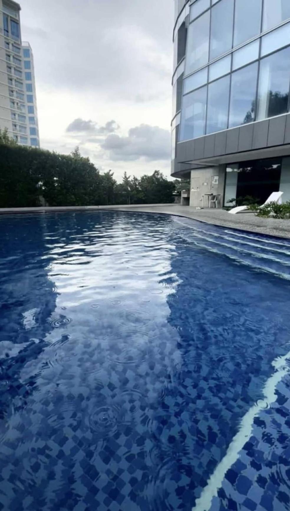 Chic & Cozy Studio at Aeon Towers with City View, Netflix, Fast WiFi
