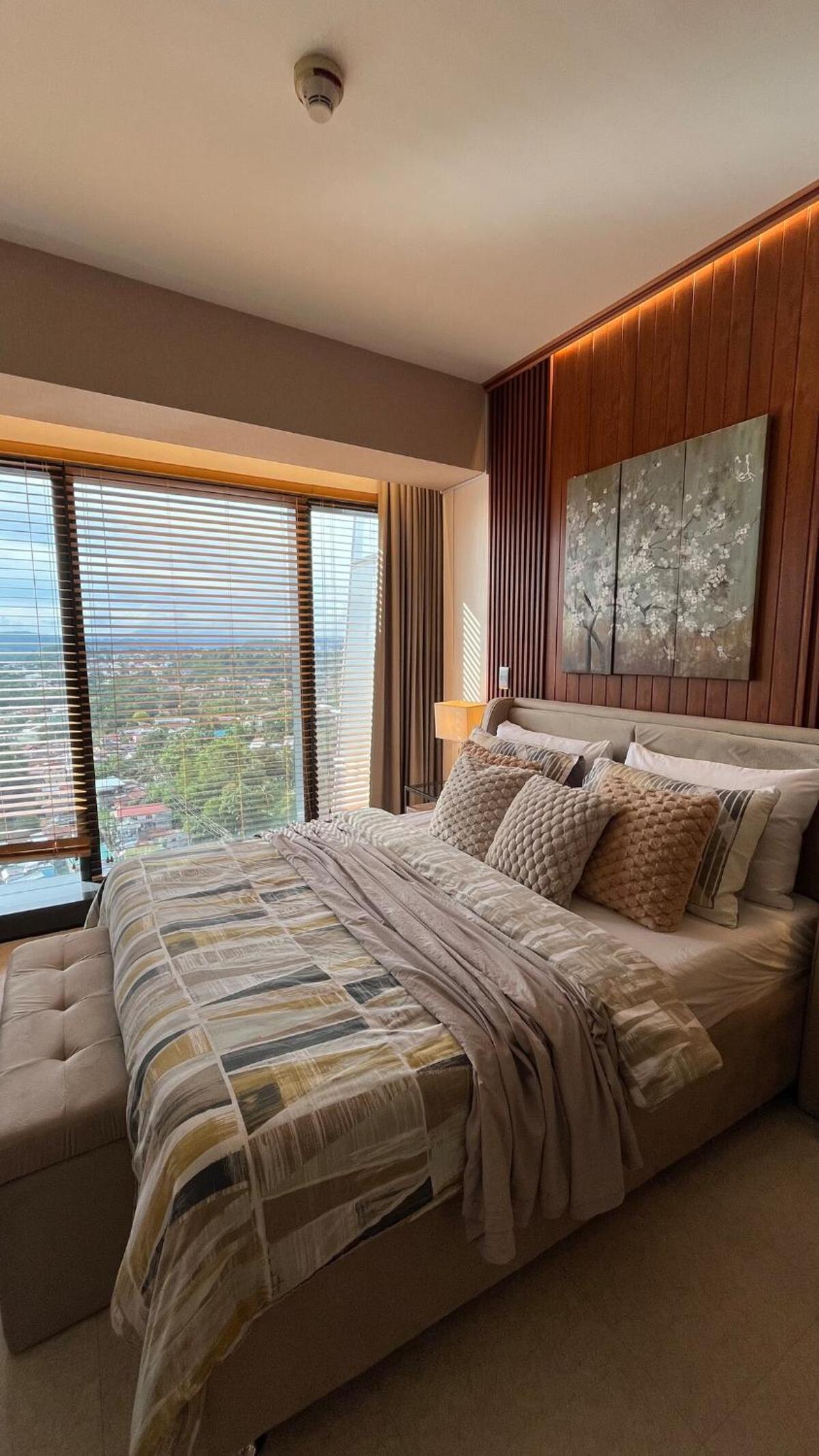Chic & Cozy Studio at Aeon Towers with City View, Netflix, Fast WiFi
