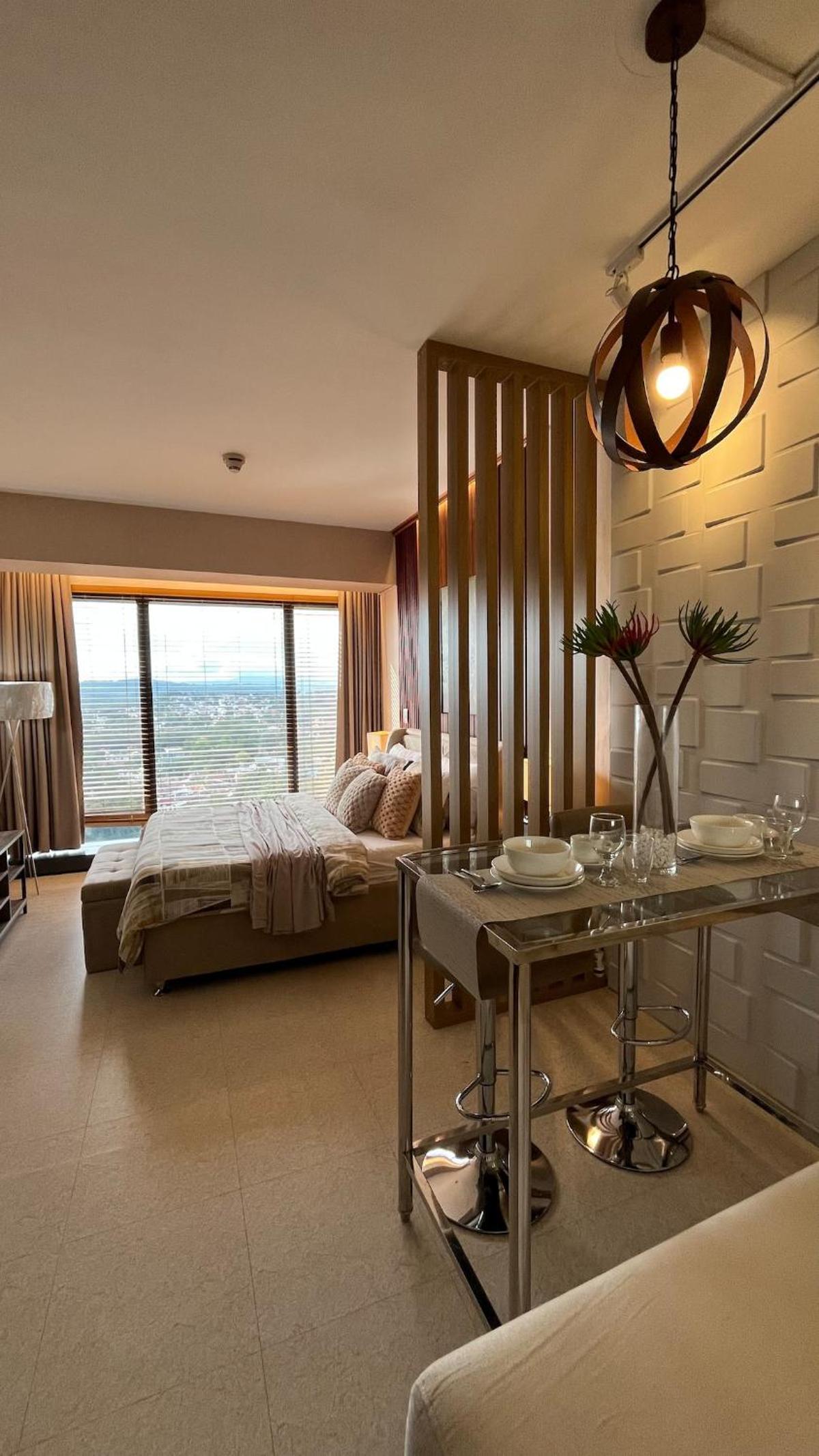 Chic & Cozy Studio at Aeon Towers with City View, Netflix, Fast WiFi