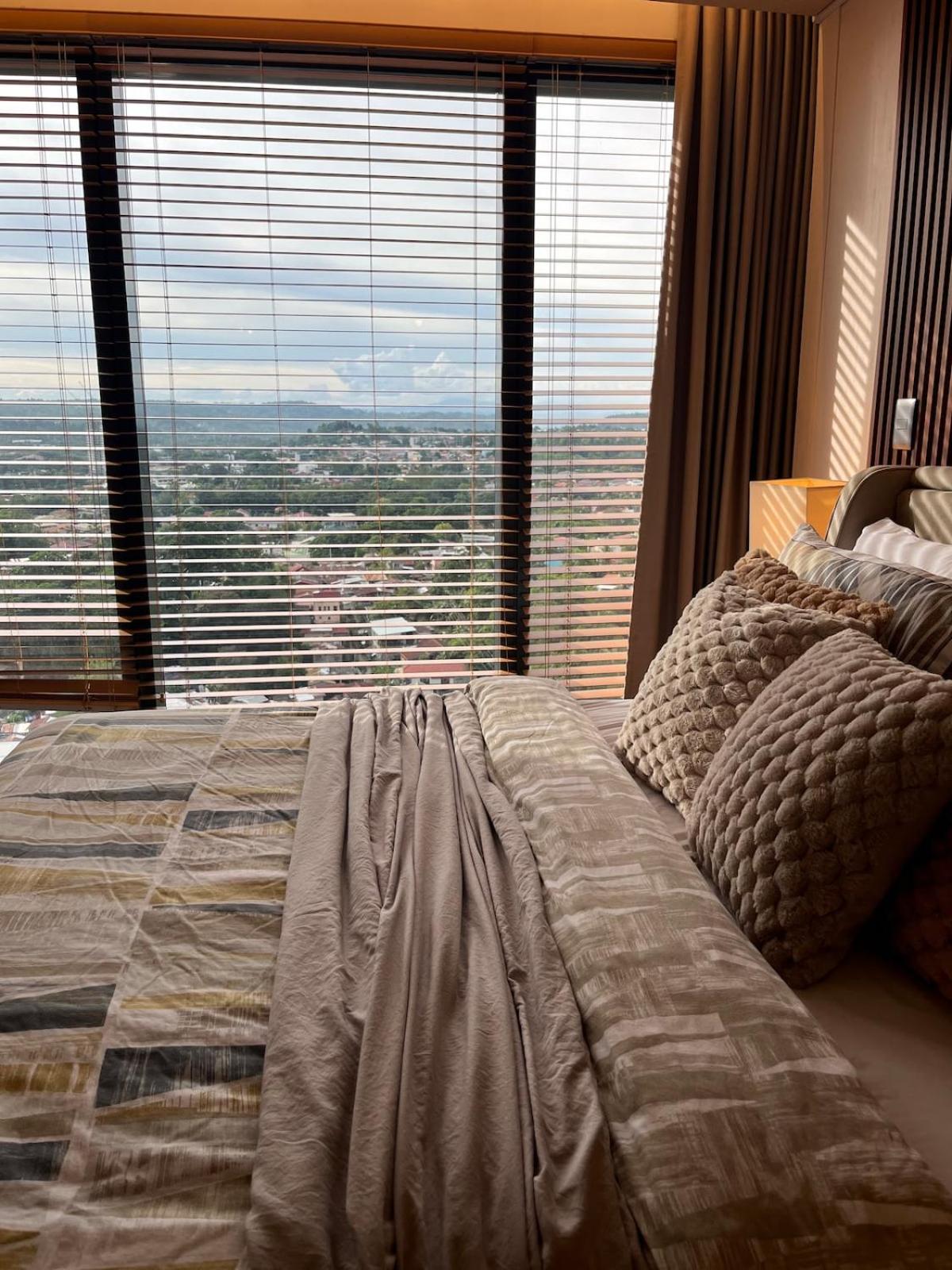Chic & Cozy Studio at Aeon Towers with City View, Netflix, Fast WiFi