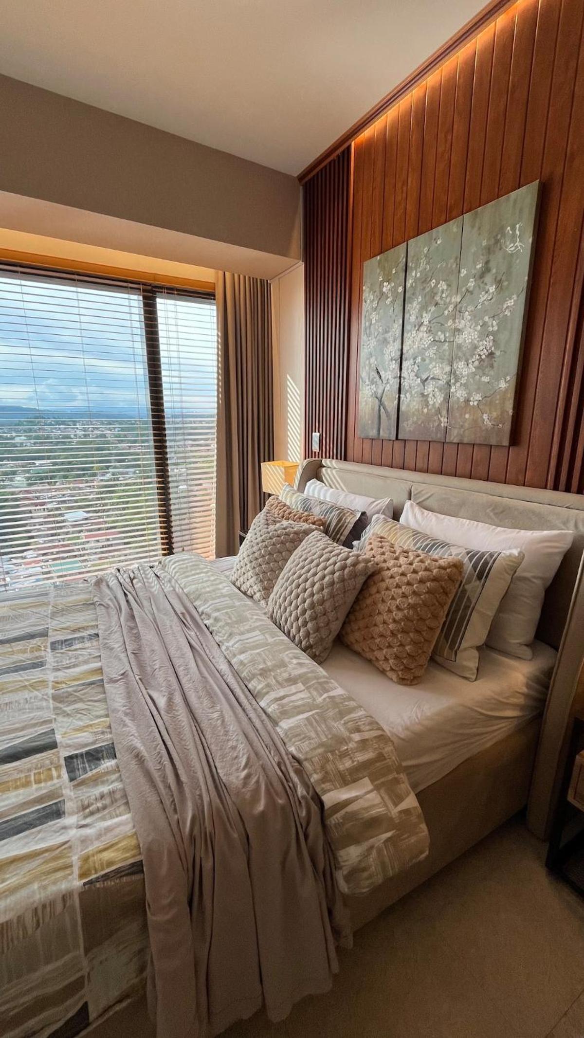 Chic & Cozy Studio at Aeon Towers with City View, Netflix, Fast WiFi