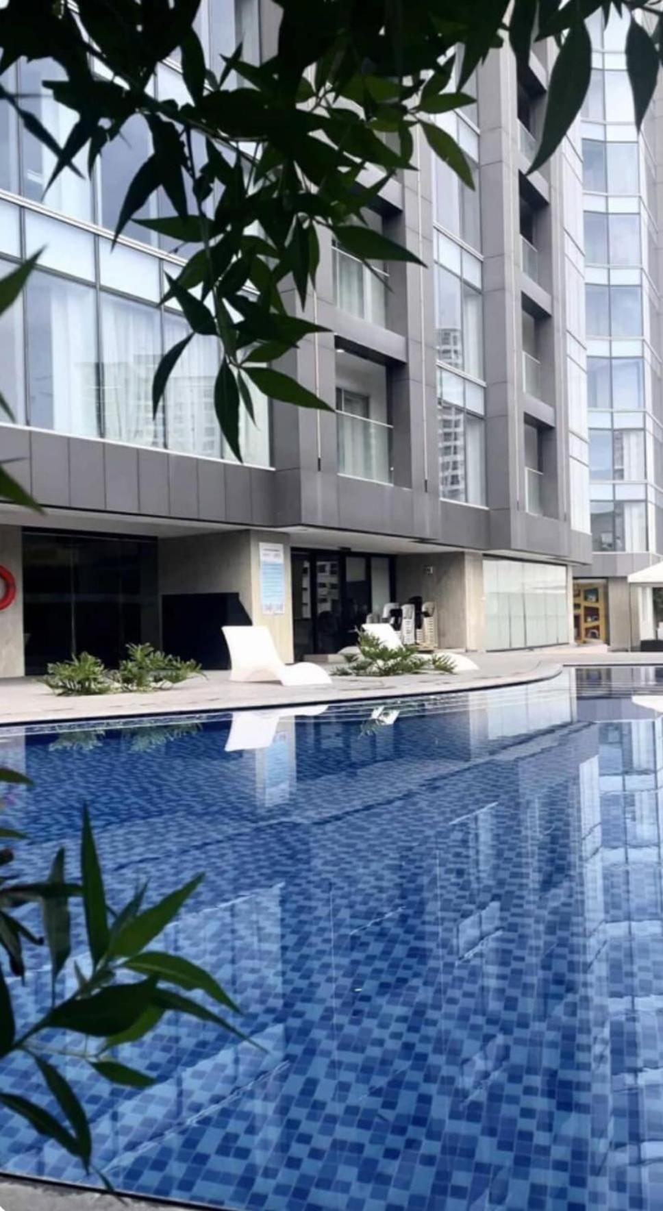 Chic & Cozy Studio at Aeon Towers with City View, Netflix, Fast WiFi