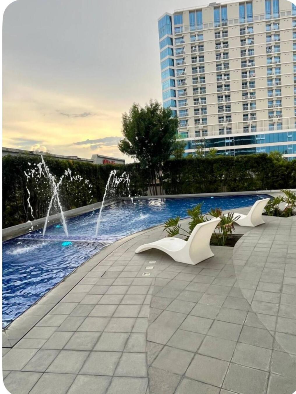 Chic & Cozy Studio at Aeon Towers with City View, Netflix, Fast WiFi
