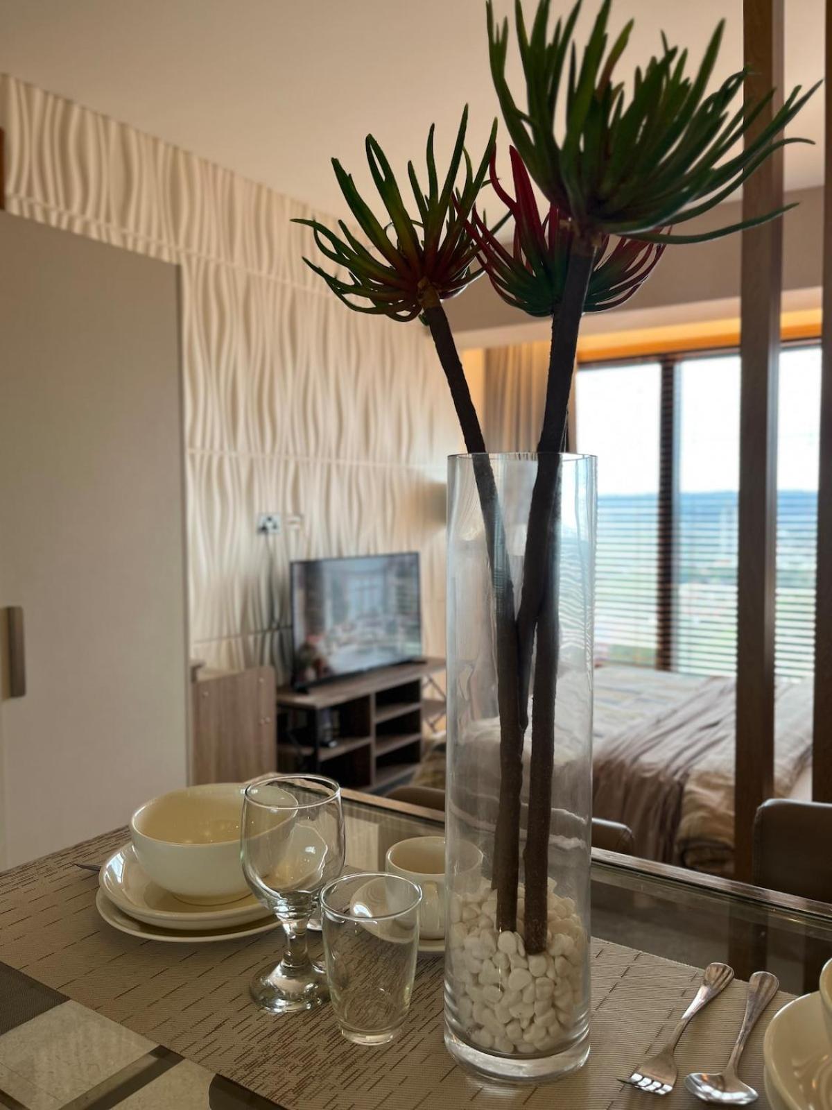 Chic & Cozy Studio at Aeon Towers with City View, Netflix, Fast WiFi