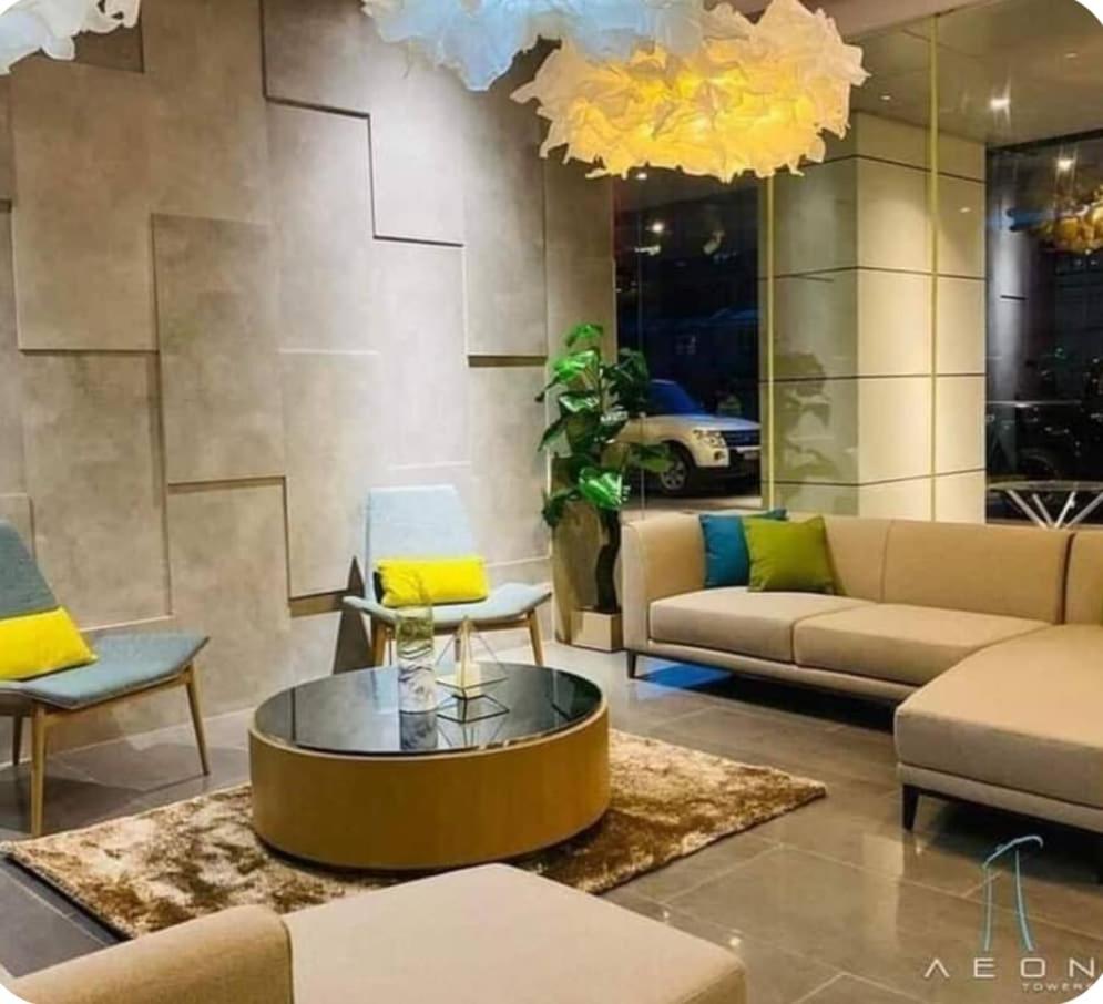 Chic & Cozy Studio at Aeon Towers with City View, Netflix, Fast WiFi