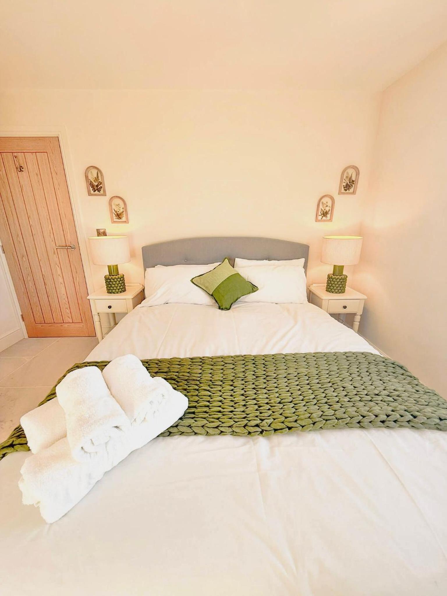 Serene Cotswold Escape 360 Views Private Acres Dog Friendly