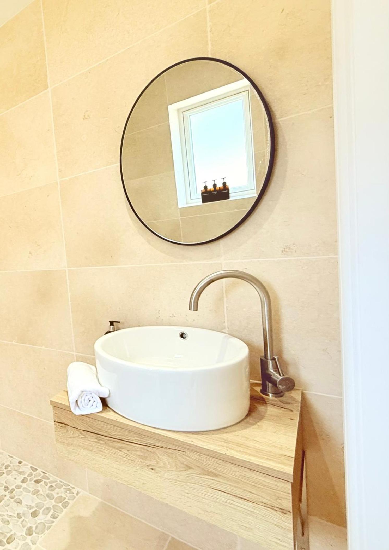 Serene Cotswold Escape 360 Views Private Acres Dog Friendly