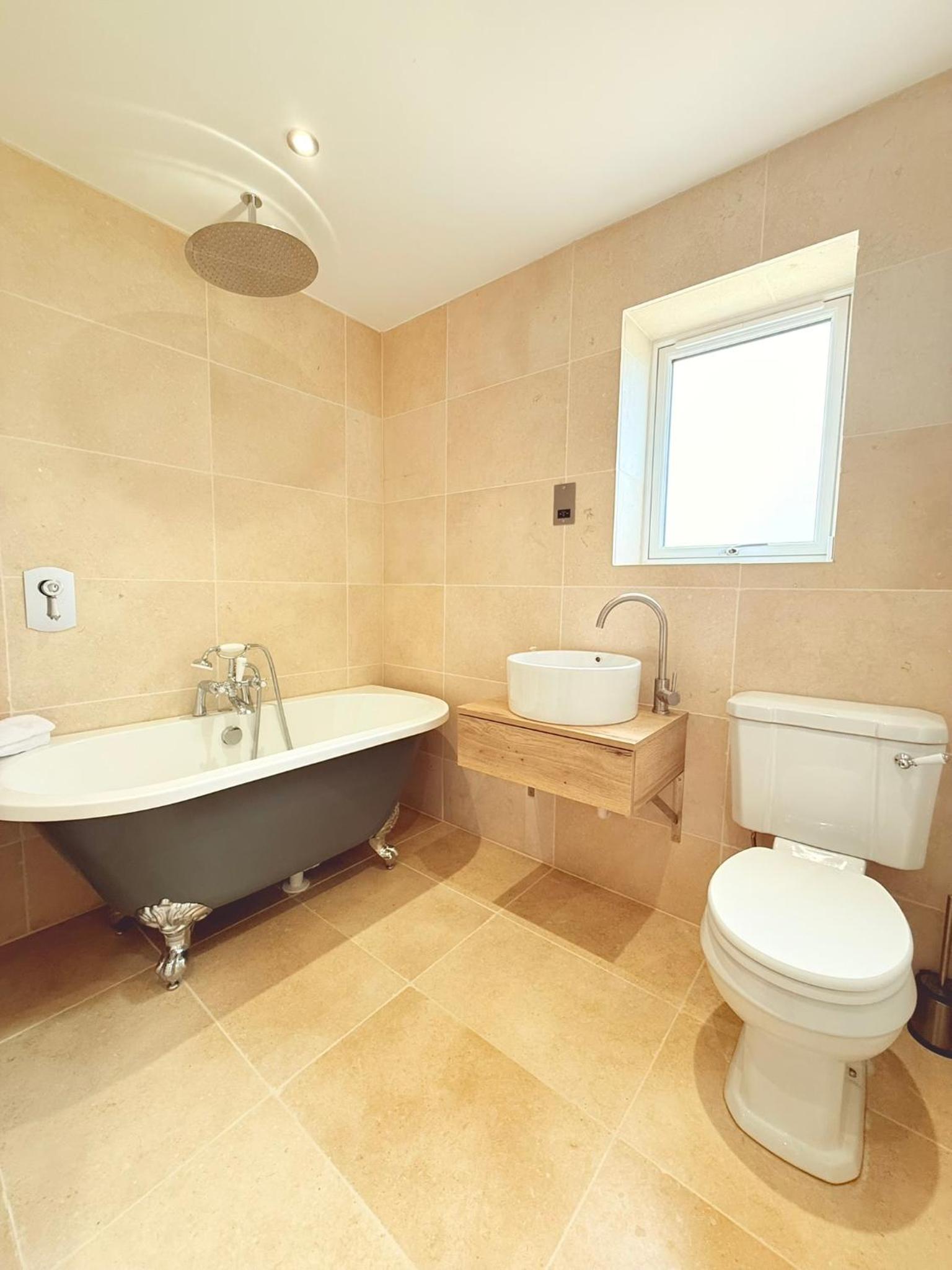 Serene Cotswold Escape 360 Views Private Acres Dog Friendly