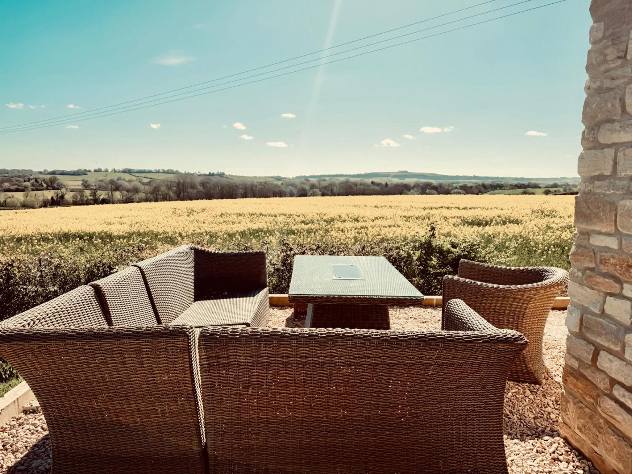 Serene Cotswold Escape 360 Views Private Acres Dog Friendly