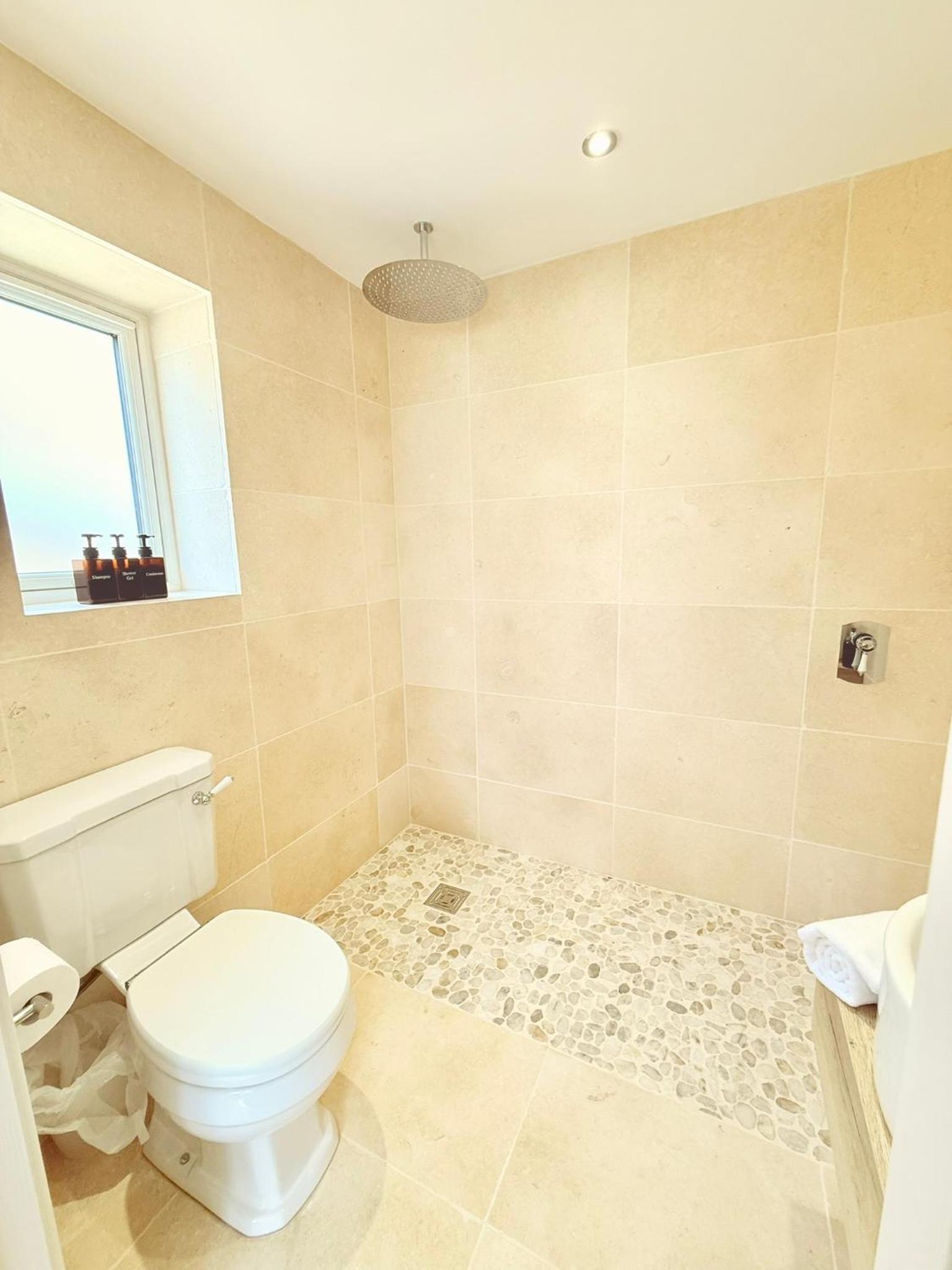 Serene Cotswold Escape 360 Views Private Acres Dog Friendly