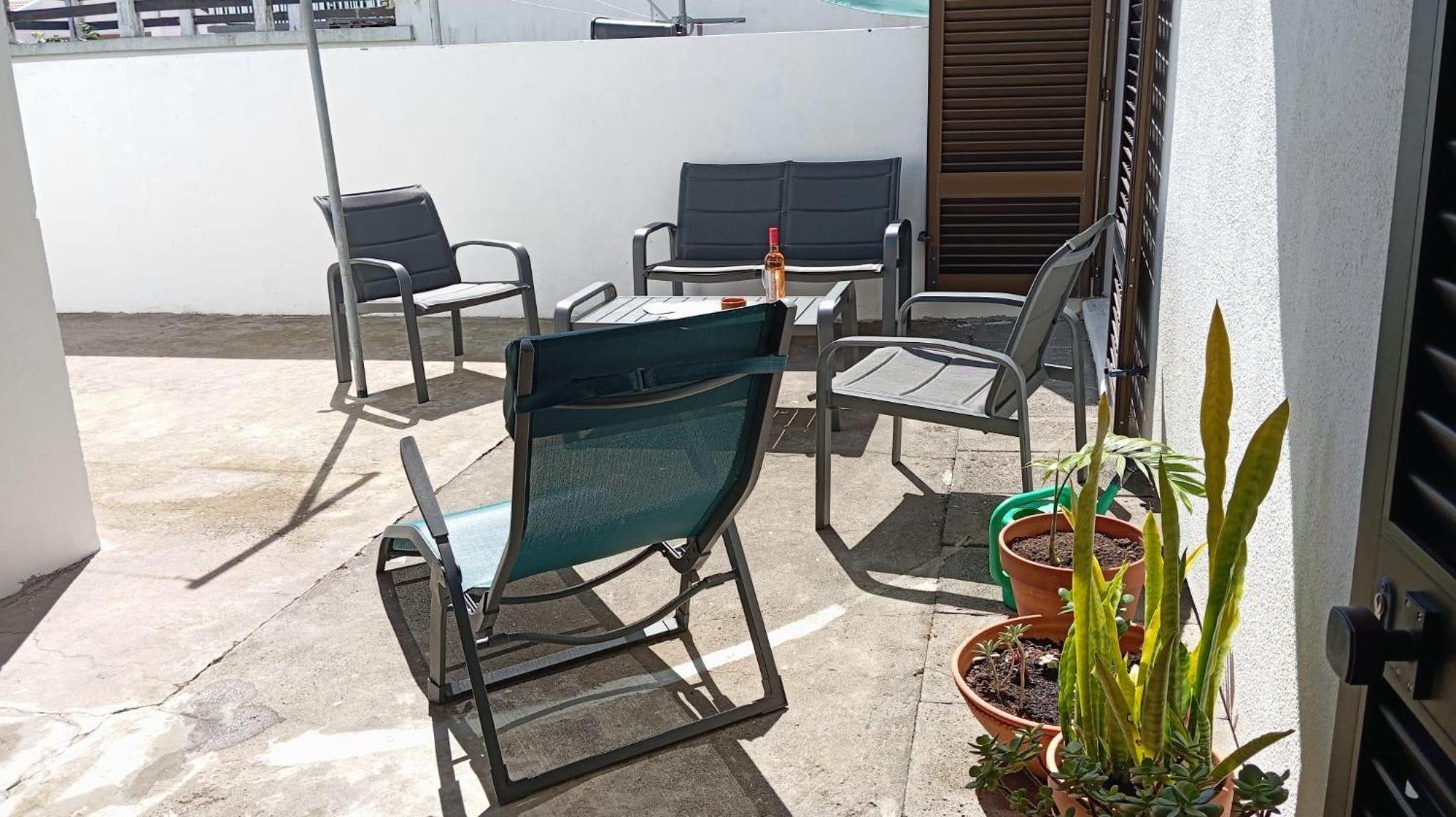 3 Bed House - Sleeps 4 - Wifi - Parking