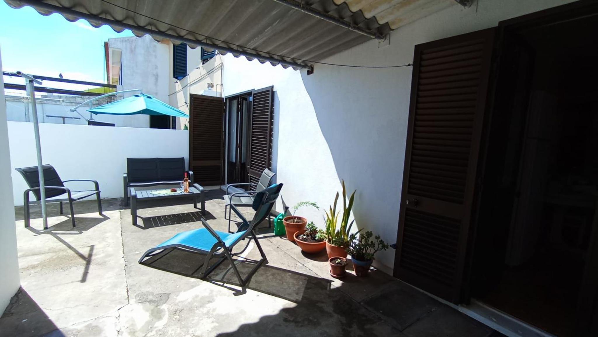 3 Bed House - Sleeps 4 - Wifi - Parking