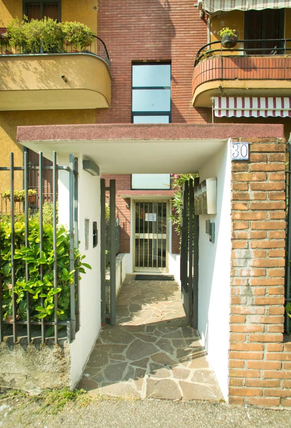 Bilocale Nova Milanese vicino Milano Monza - Parcheggio, terrazzo, Wifi, AC, Netfilx -