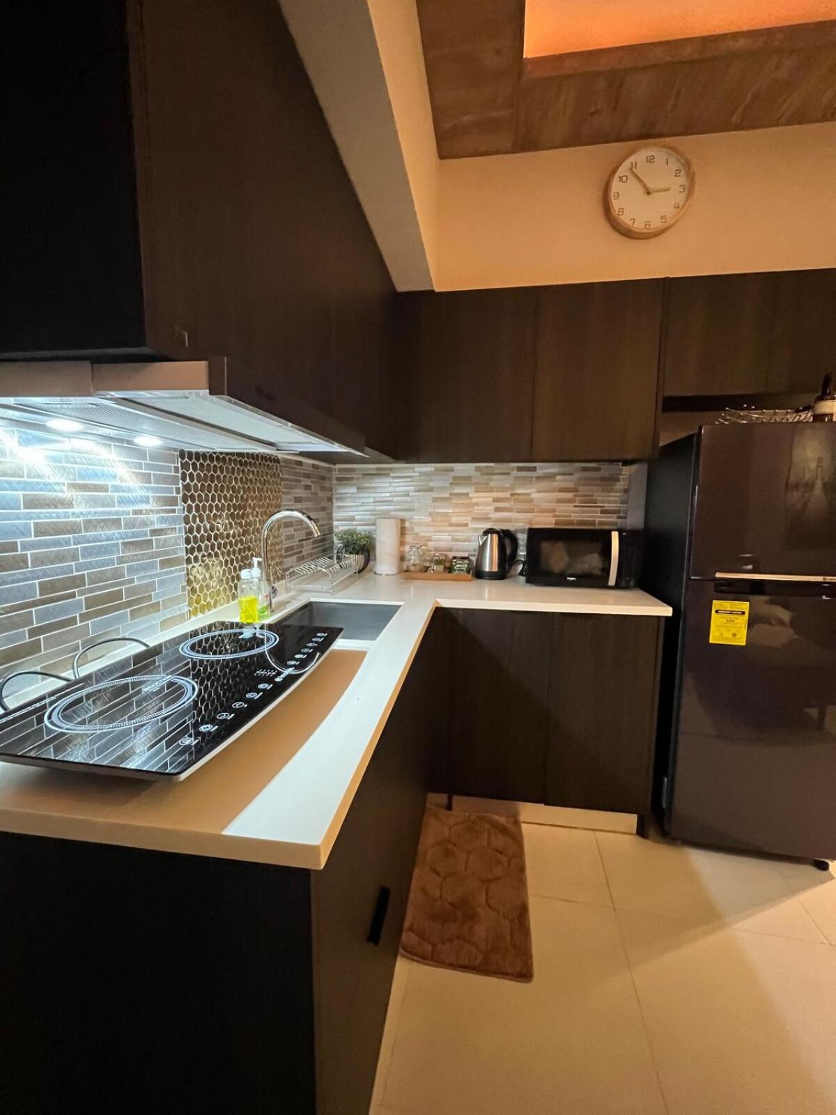 Modern & Cozy 1BR with City and Mt Apo View near Abreeza Mall