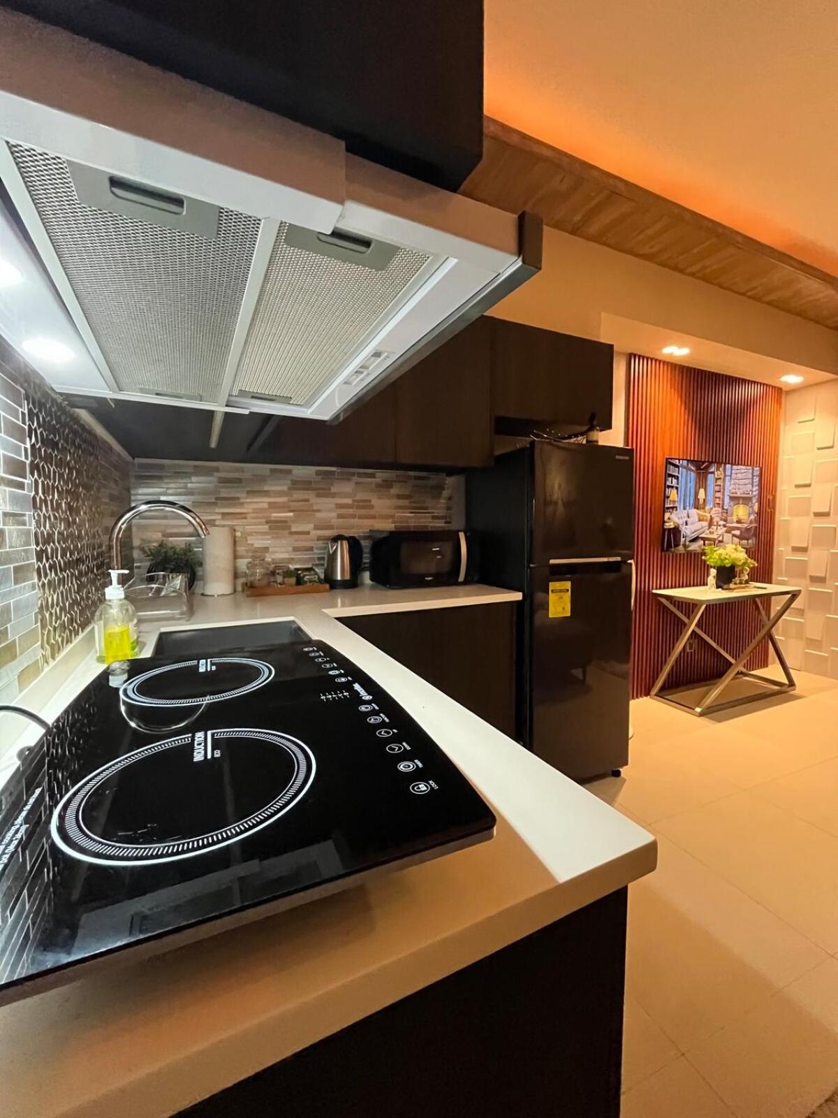 Modern & Cozy 1BR with City and Mt Apo View near Abreeza Mall