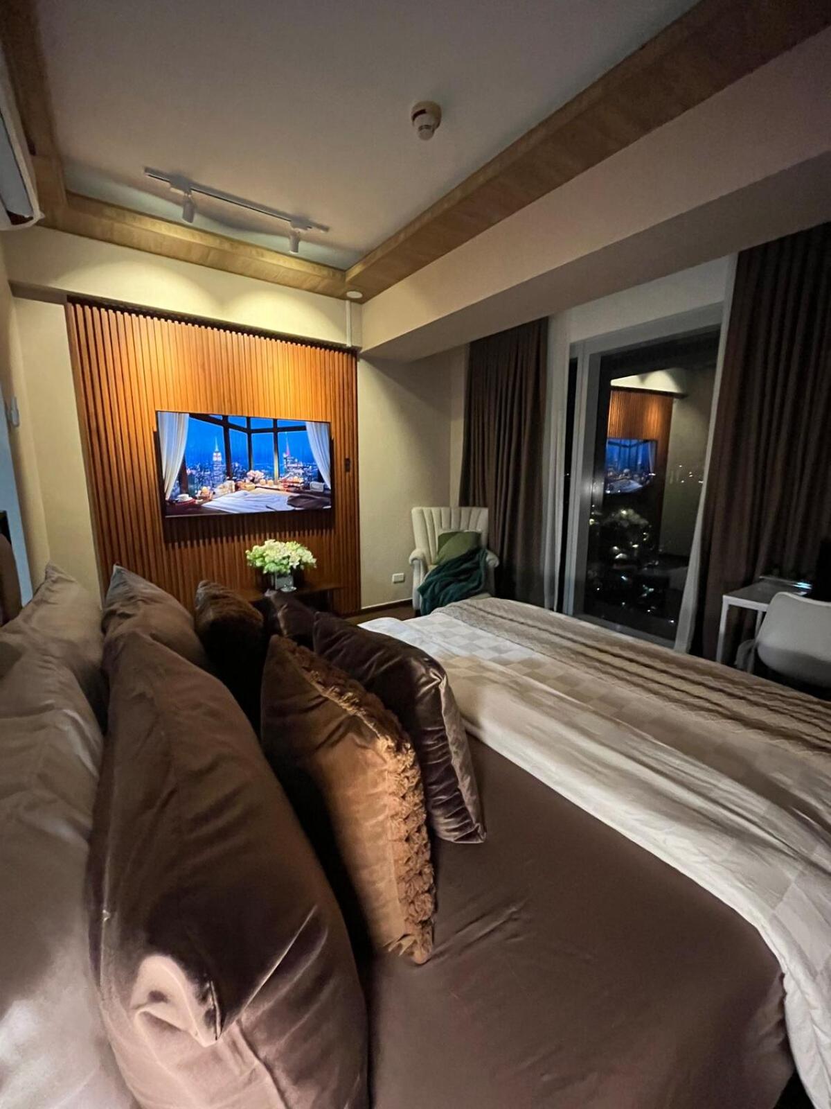 Modern & Cozy 1BR with City and Mt Apo View near Abreeza Mall