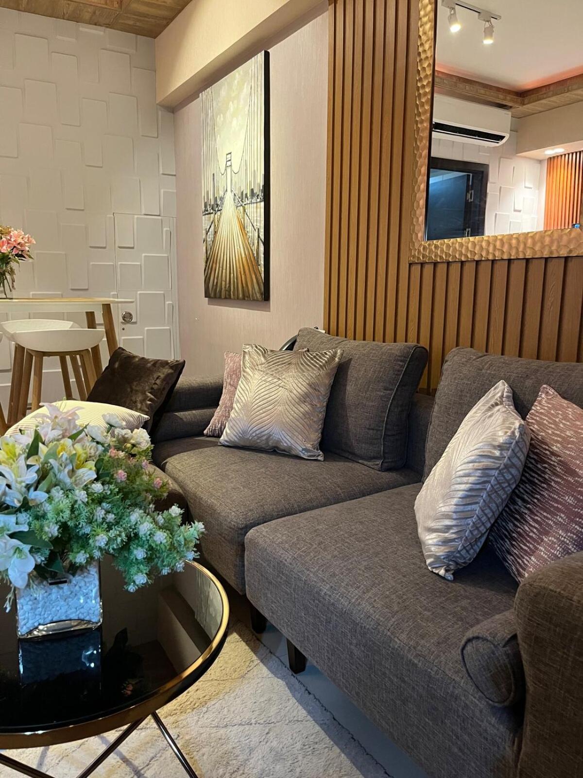 Modern & Cozy 1BR with City and Mt Apo View near Abreeza Mall