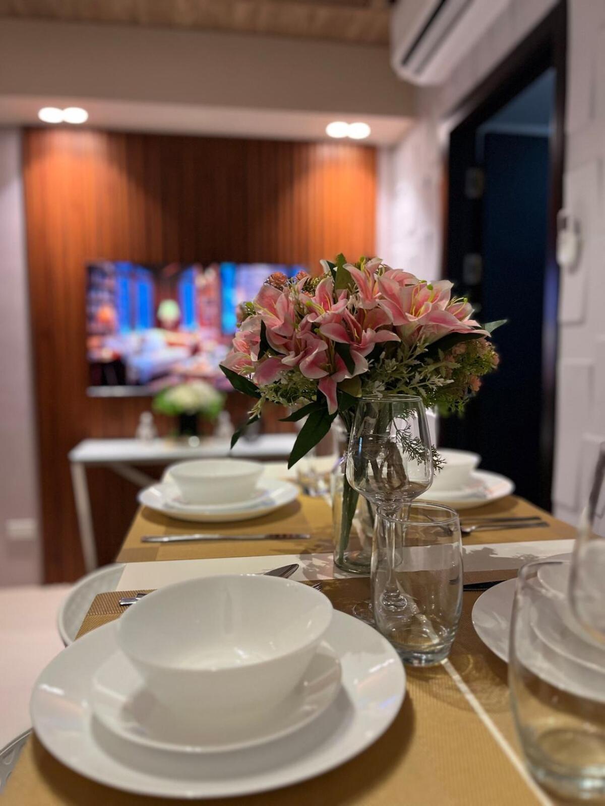 Modern & Cozy 1BR with City and Mt Apo View near Abreeza Mall